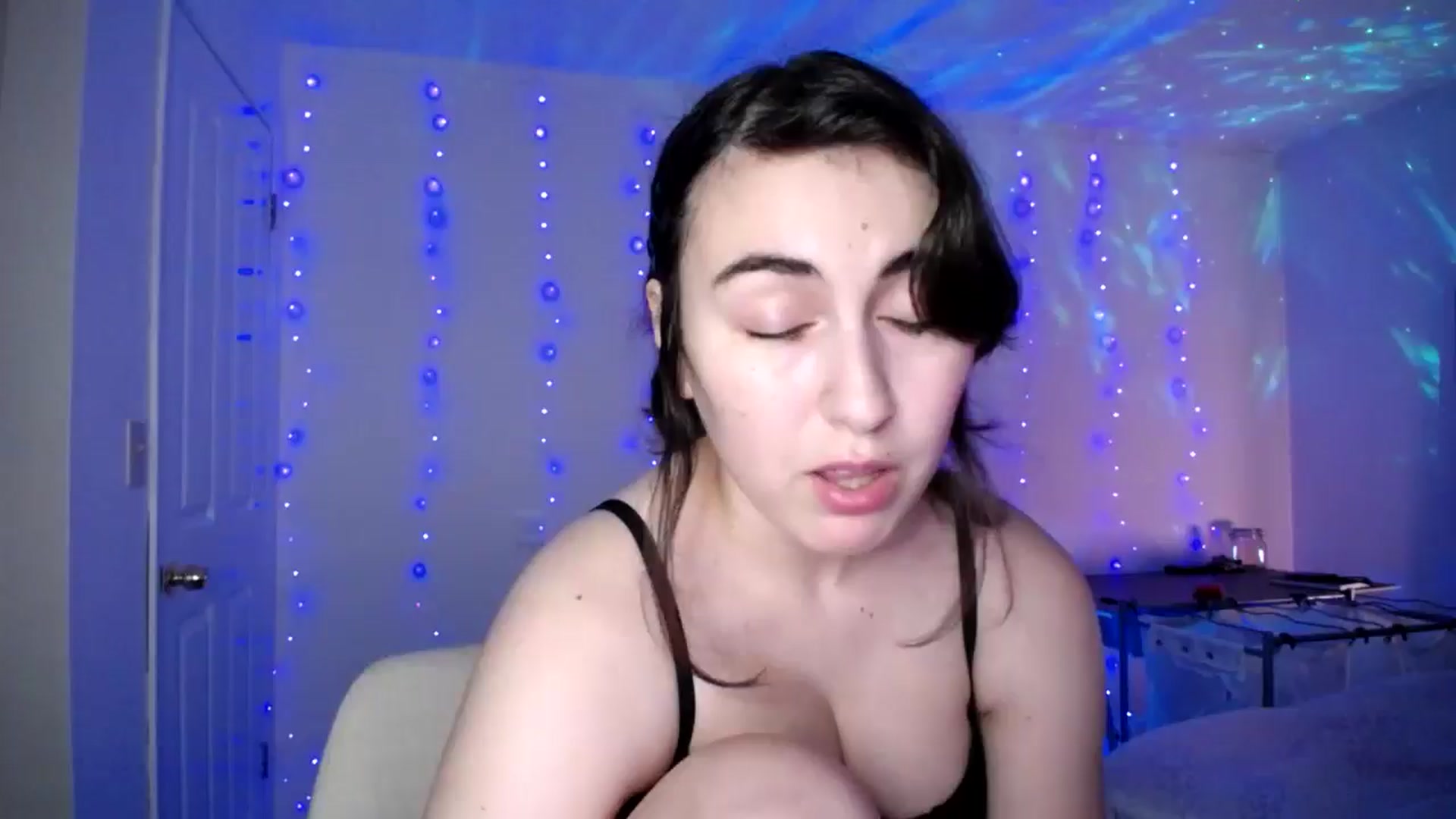 Gallery image thumbnail from Zobot's myfreecams stream on, 12/07/2025, 06:30 image 20 of 20