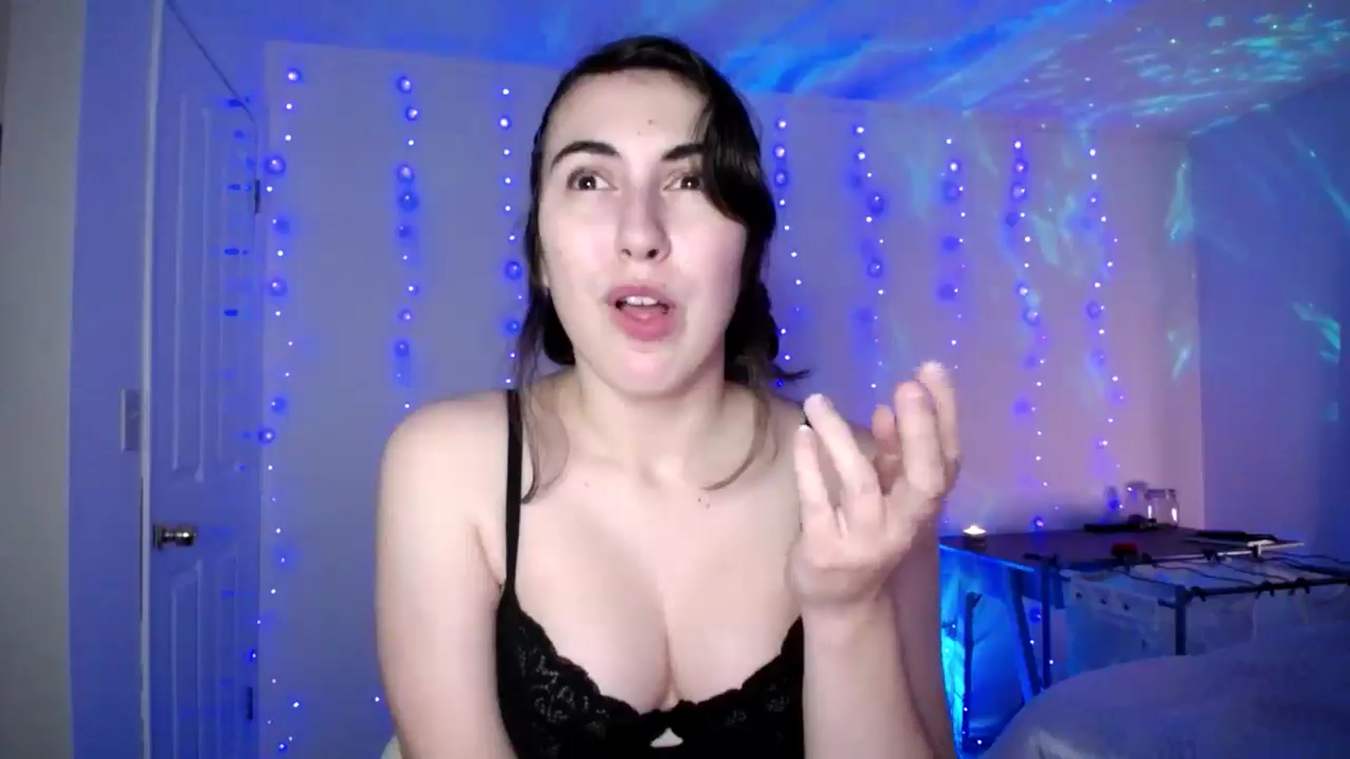 Gallery image thumbnail from Zobot's myfreecams stream on, 12/07/2025, 06:30 image 2 of 20