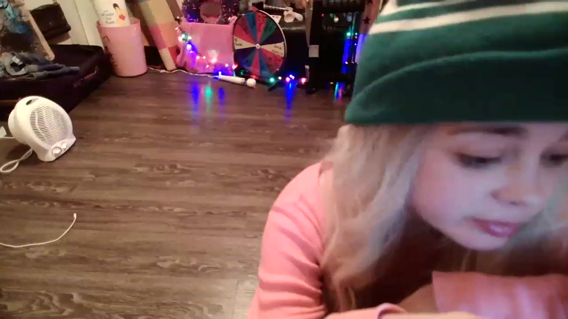 Gallery image thumbnail from ZoeBanx's myfreecams stream on, 01/13/2023, 08:27 image 19 of 20