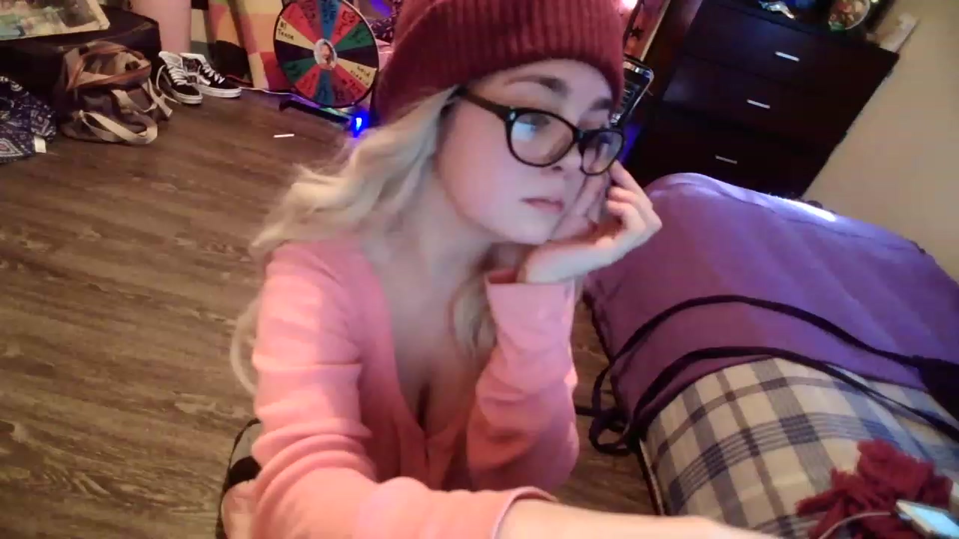 Gallery image thumbnail from ZoeBanx's myfreecams stream on, 02/10/2023, 16:36 image 19 of 20