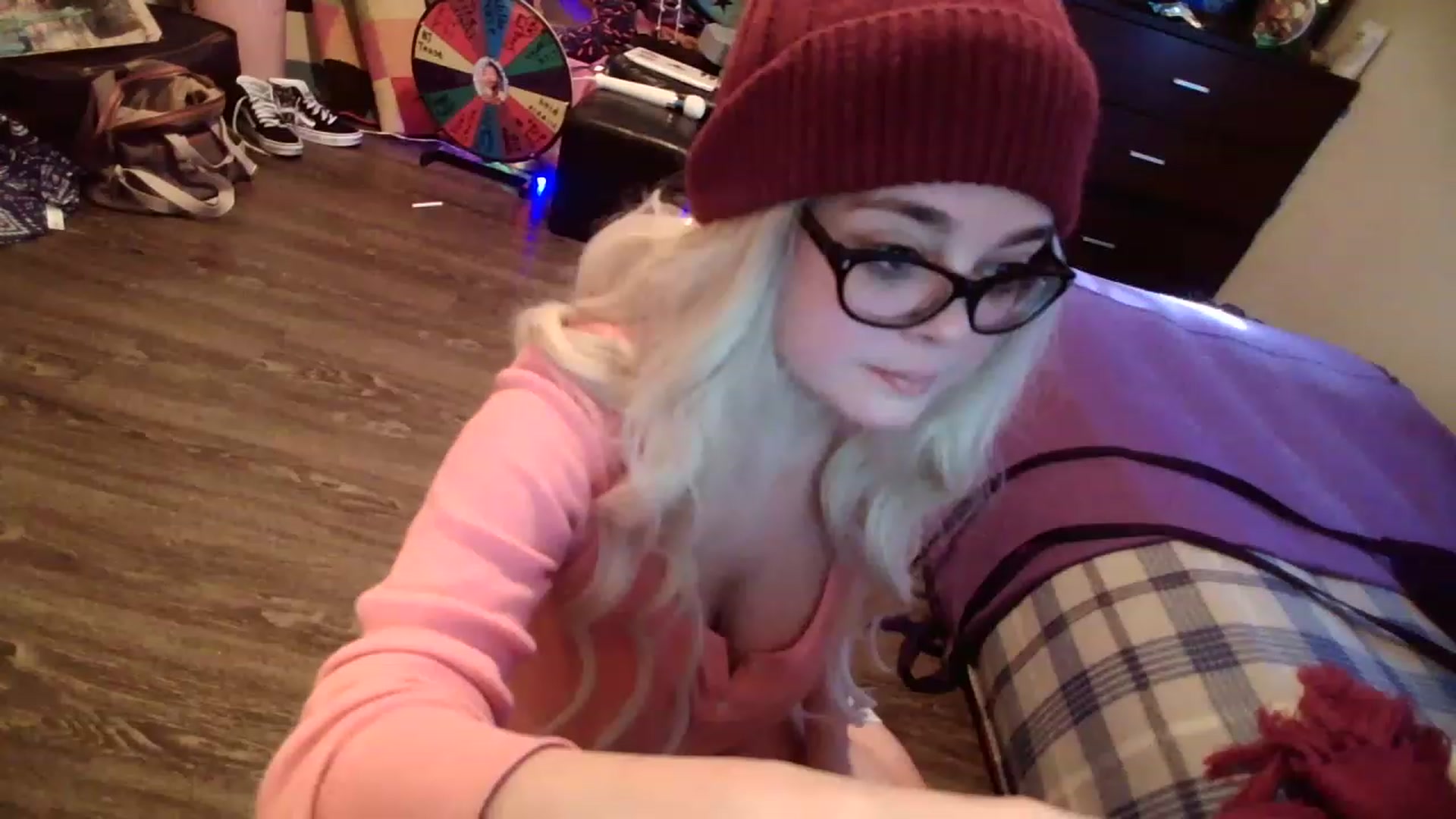 Gallery image thumbnail from ZoeBanx's myfreecams stream on, 02/10/2023, 16:36 image 6 of 20