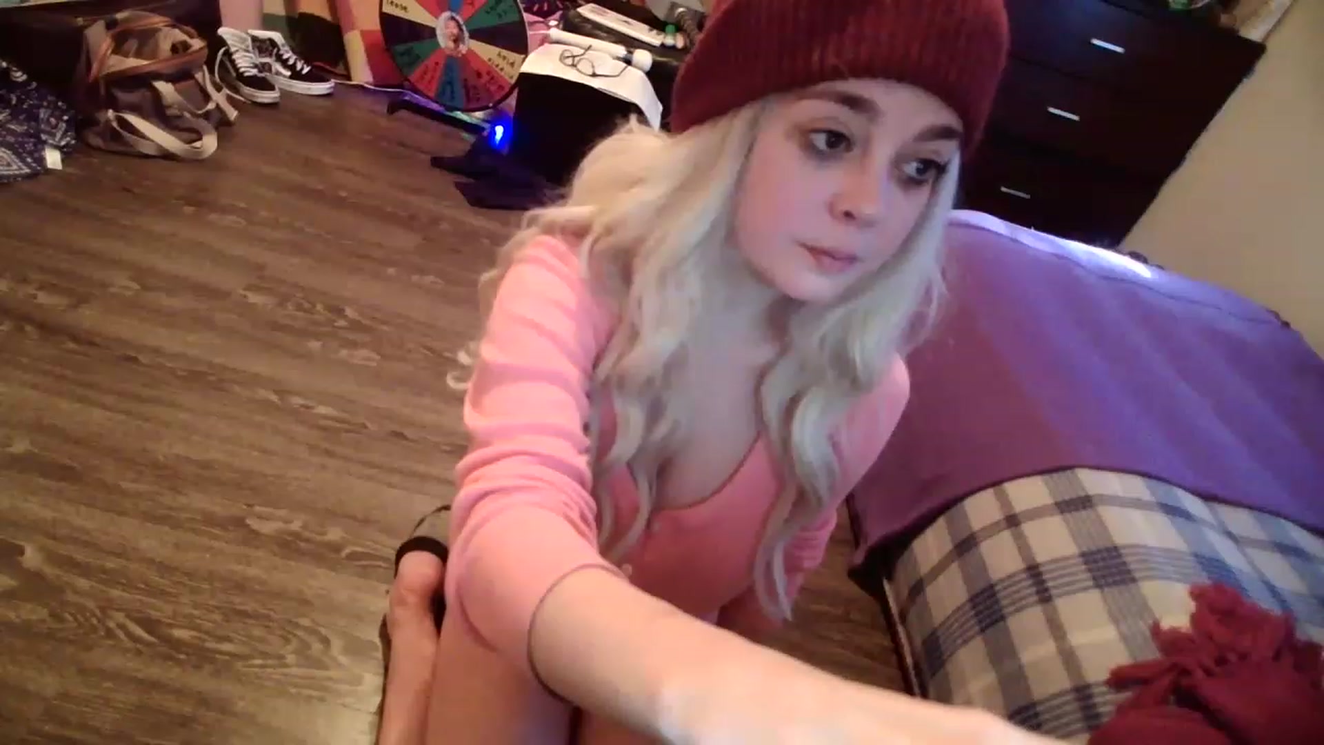 Gallery image thumbnail from ZoeBanx's myfreecams stream on, 02/10/2023, 16:36 image 3 of 20