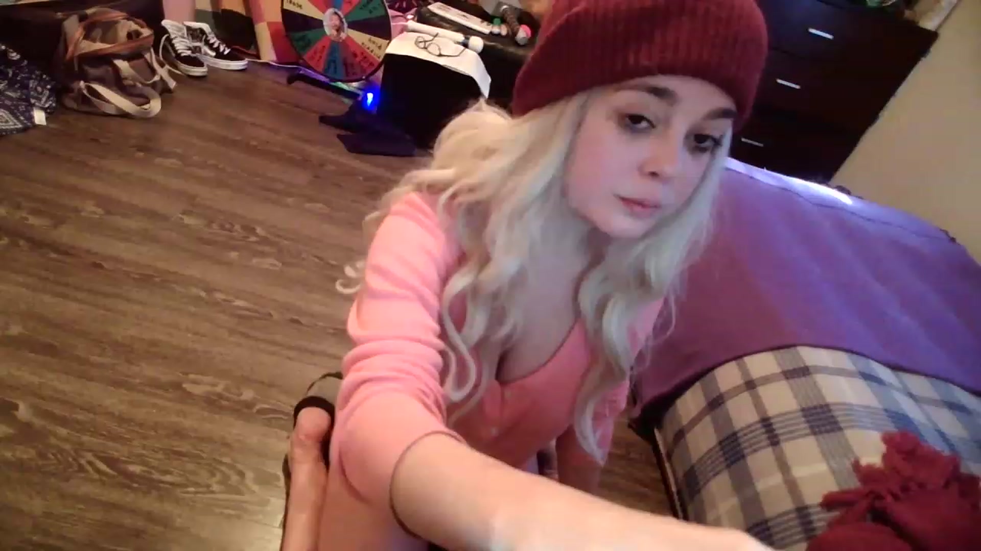 Gallery image thumbnail from ZoeBanx's myfreecams stream on, 02/10/2023, 16:36 image 2 of 20