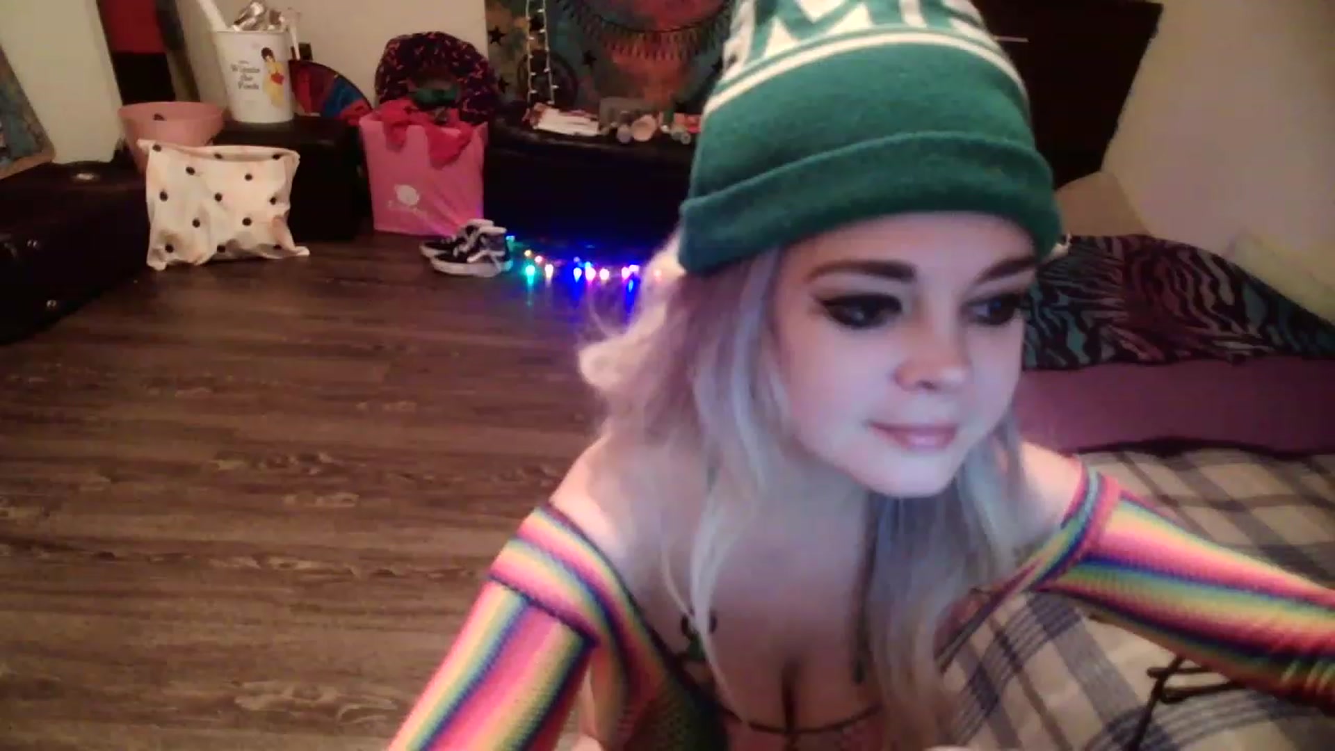 Gallery image thumbnail from ZoeBanx's myfreecams stream on, 05/02/2023, 05:57 image 17 of 20