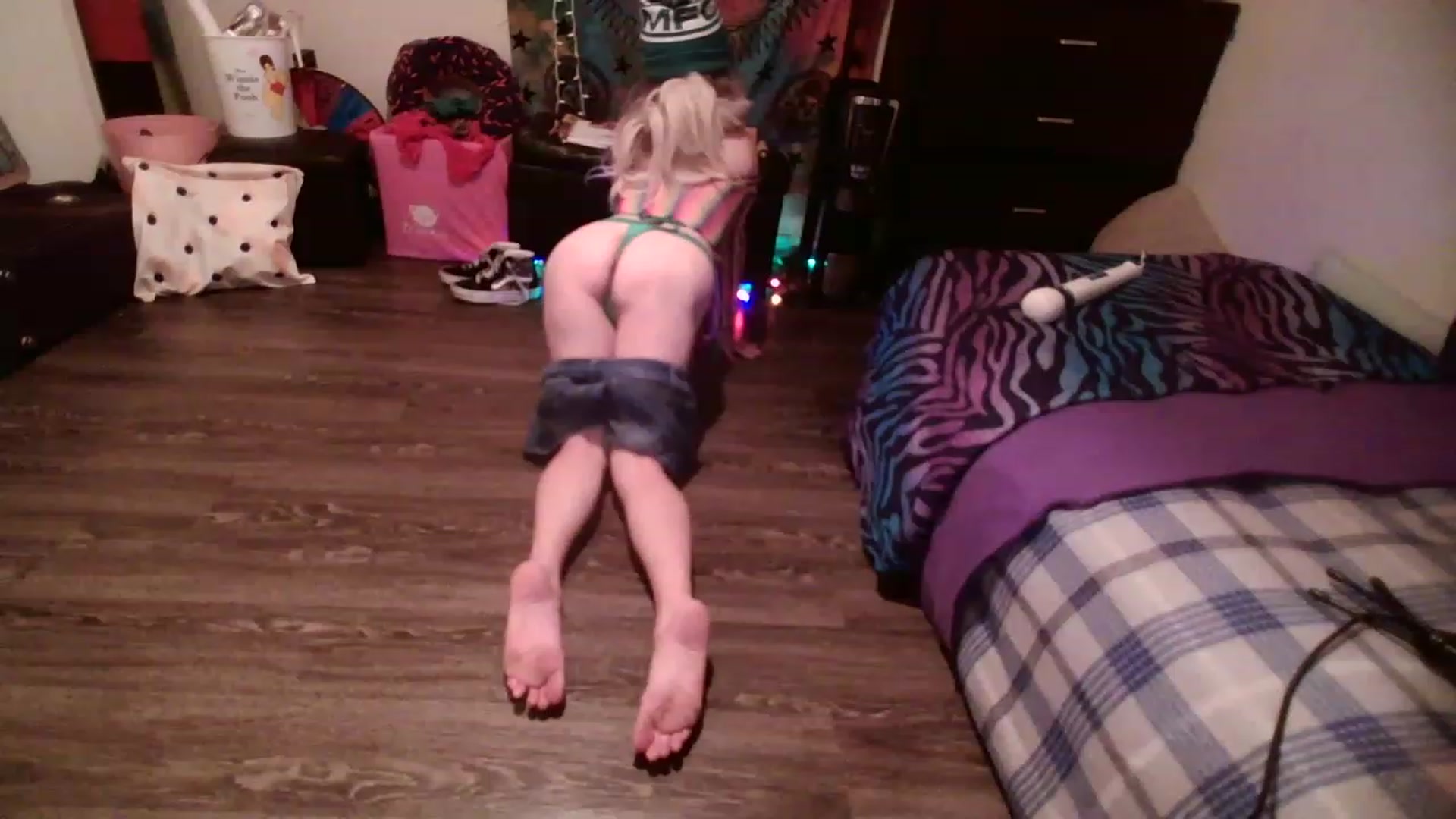 Gallery image thumbnail from ZoeBanx's myfreecams stream on, 05/02/2023, 05:57 image 1 of 20
