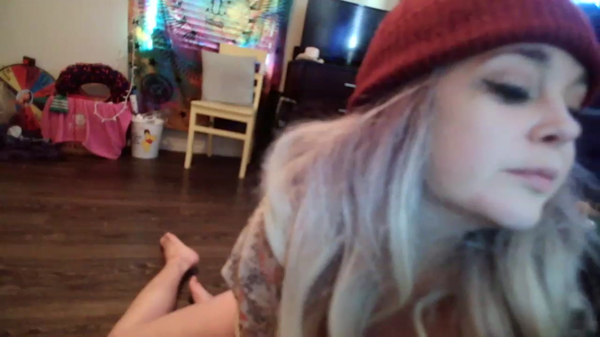 Gallery image thumbnail from ZoeBanx's myfreecams stream on, 05/17/2023, 14:49 image 8 of 20