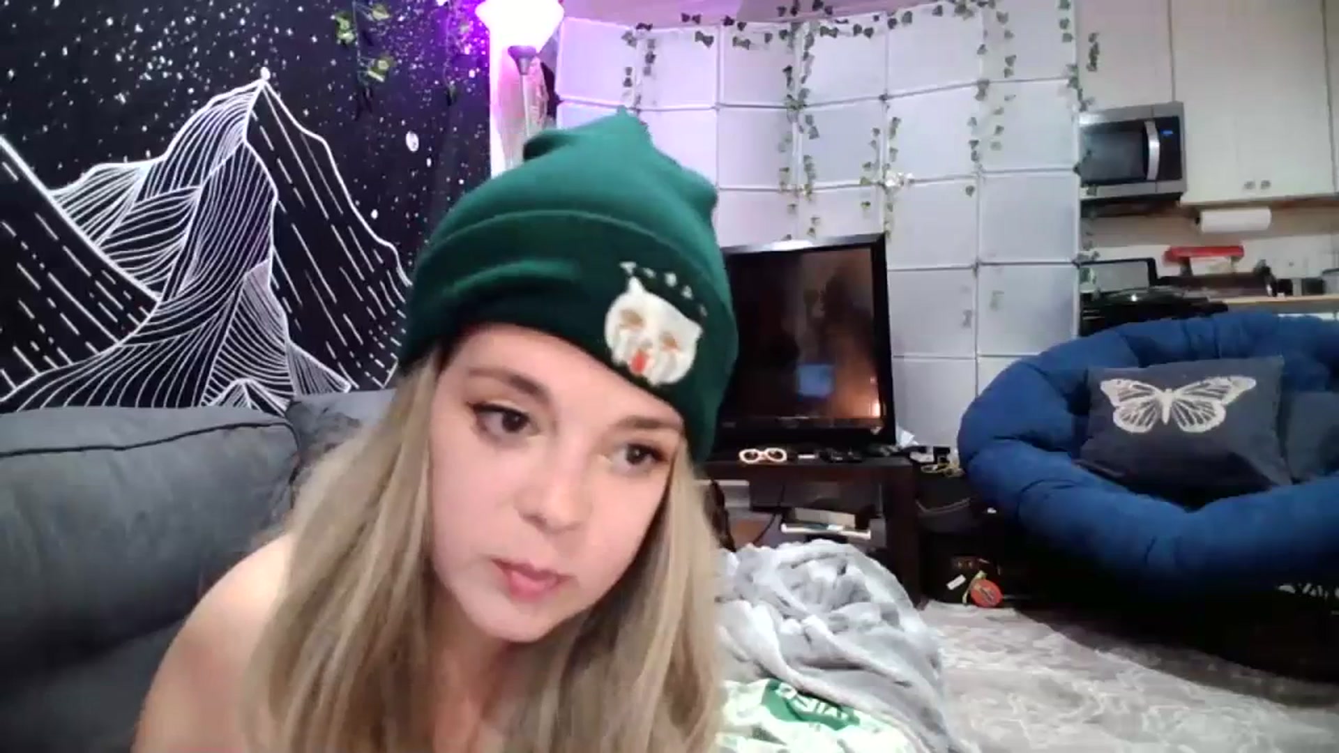 Gallery image thumbnail from ZoeBanx's myfreecams stream on, 06/30/2023, 05:42 image 5 of 20