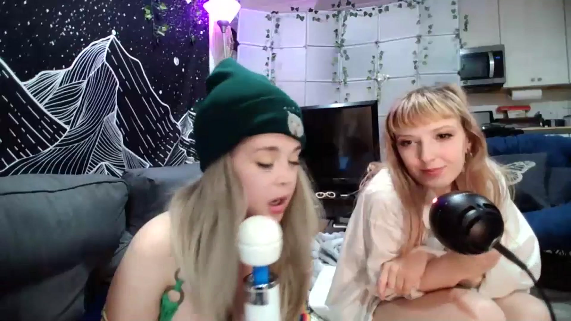 Gallery image thumbnail from ZoeBanx's myfreecams stream on, 06/30/2023, 05:42 image 6 of 20