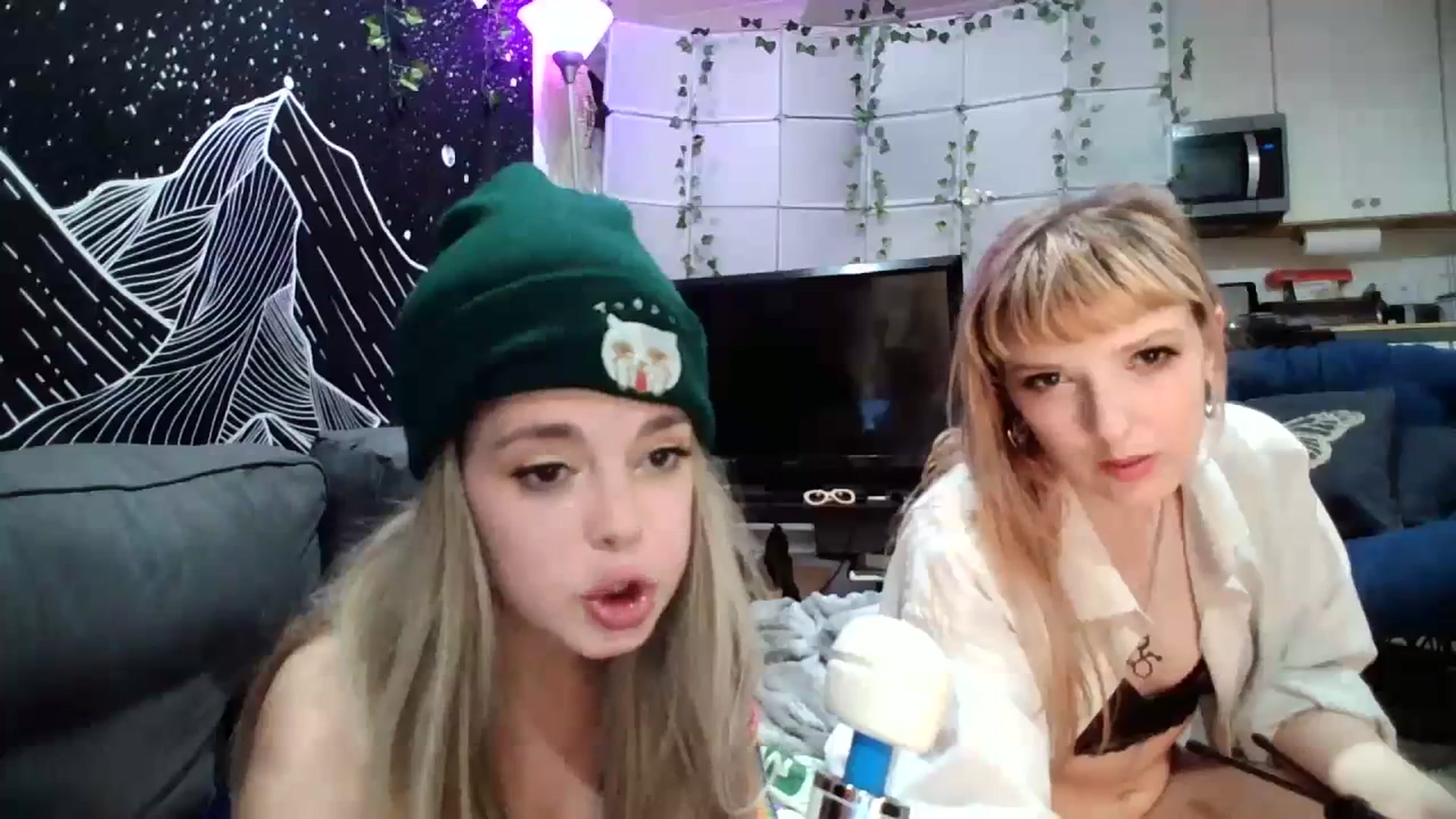 Gallery image thumbnail from ZoeBanx's myfreecams stream on, 06/30/2023, 05:42 image 8 of 20