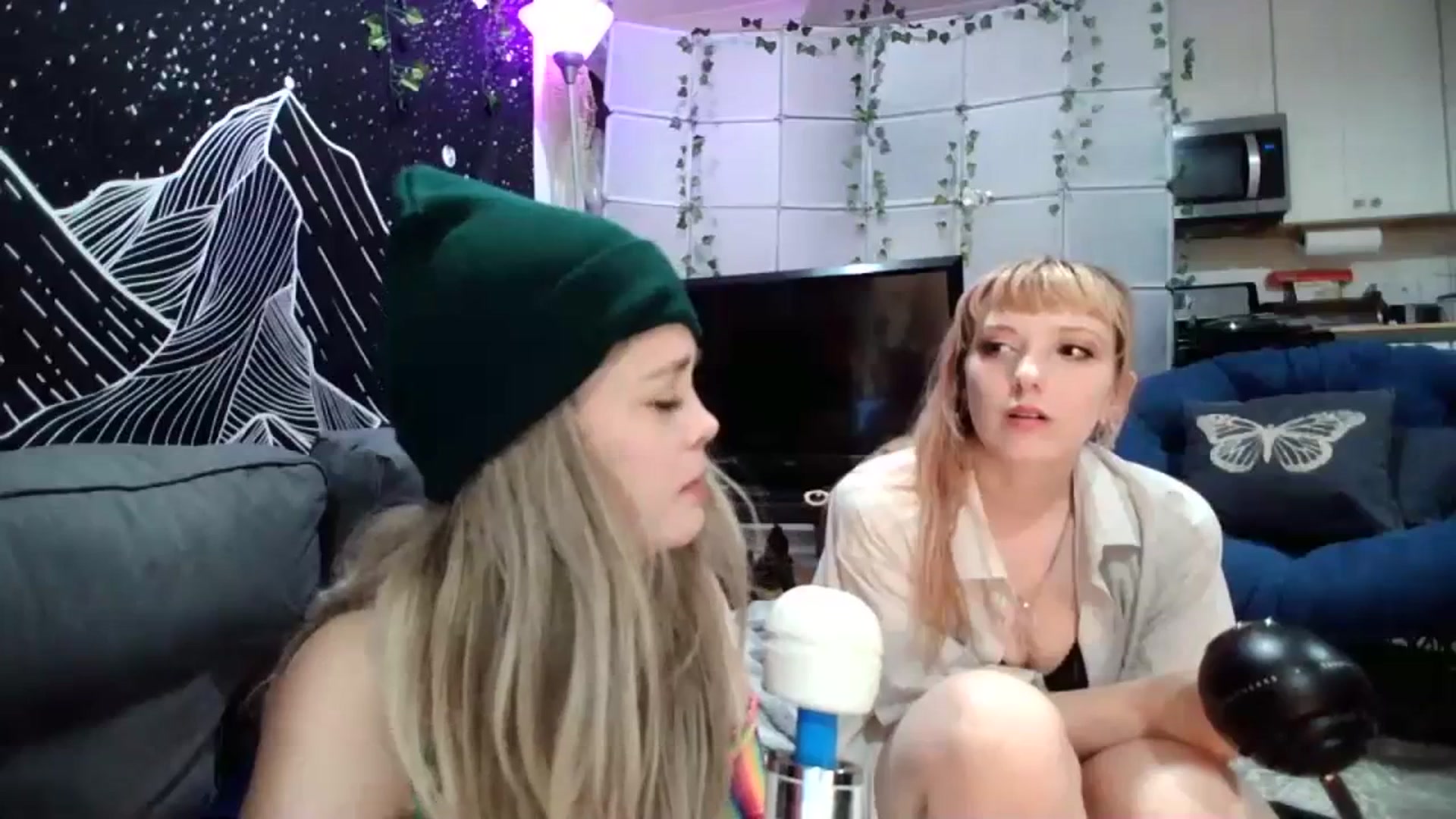 Gallery image thumbnail from ZoeBanx's myfreecams stream on, 06/30/2023, 05:42 image 7 of 20
