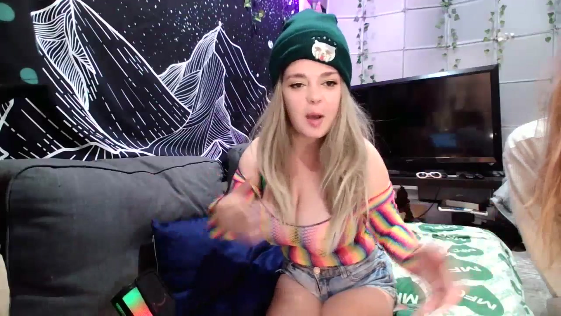 Gallery image thumbnail from ZoeBanx's myfreecams stream on, 06/30/2023, 06:36 image 5 of 20
