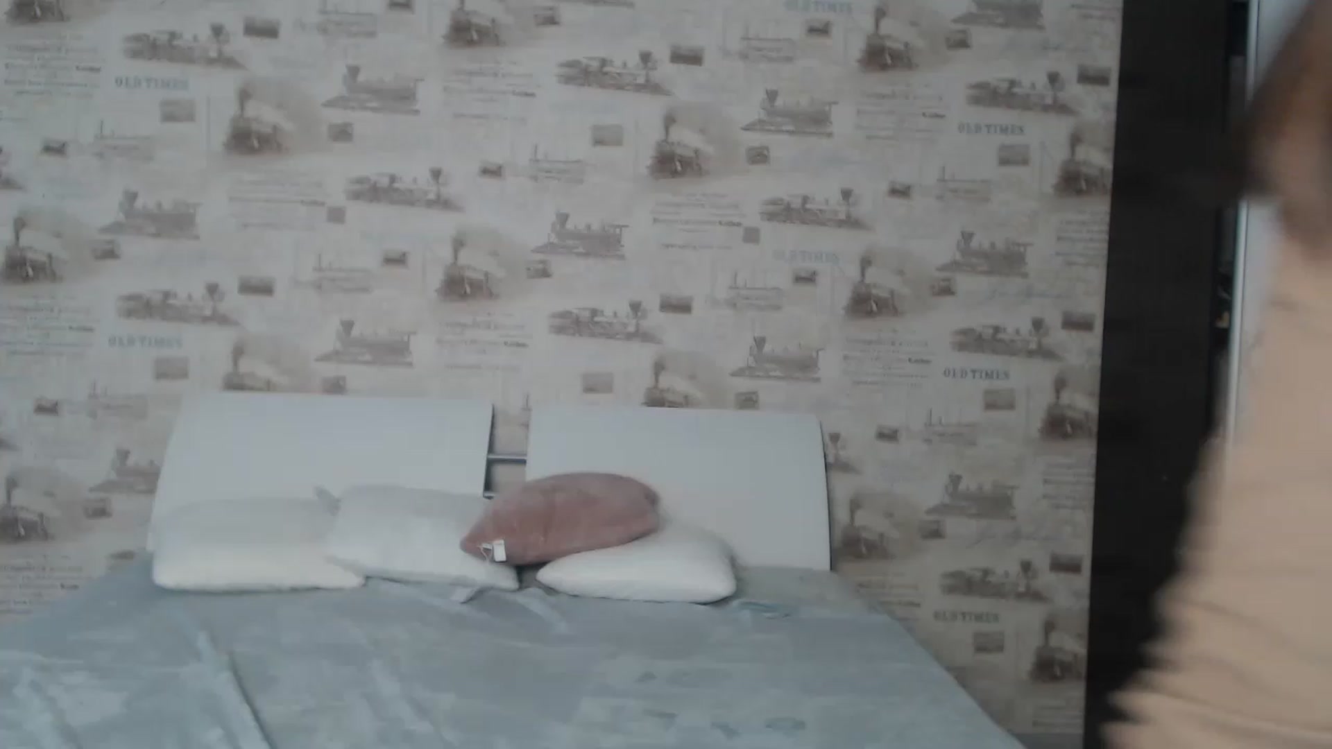 Gallery image thumbnail from ZoeMI's myfreecams stream on, 02/15/2023, 09:36 image 17 of 20