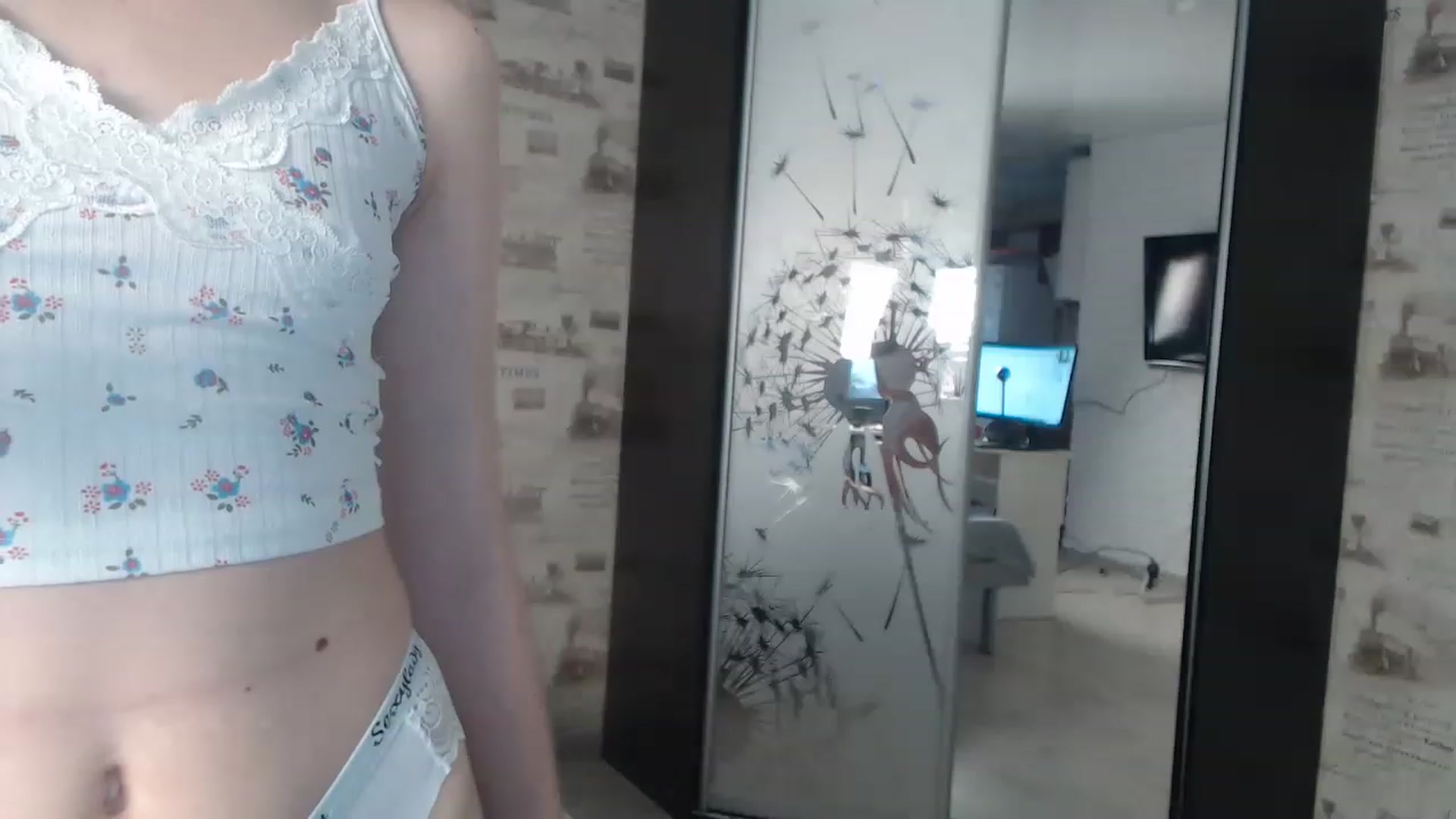 Gallery image thumbnail from ZoeMI's myfreecams stream on, 02/28/2023, 09:21 image 18 of 20