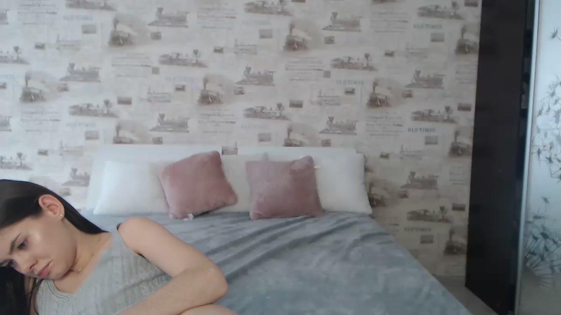 Gallery image thumbnail from ZoeMI's myfreecams stream on, 03/08/2023, 11:52 image 18 of 20