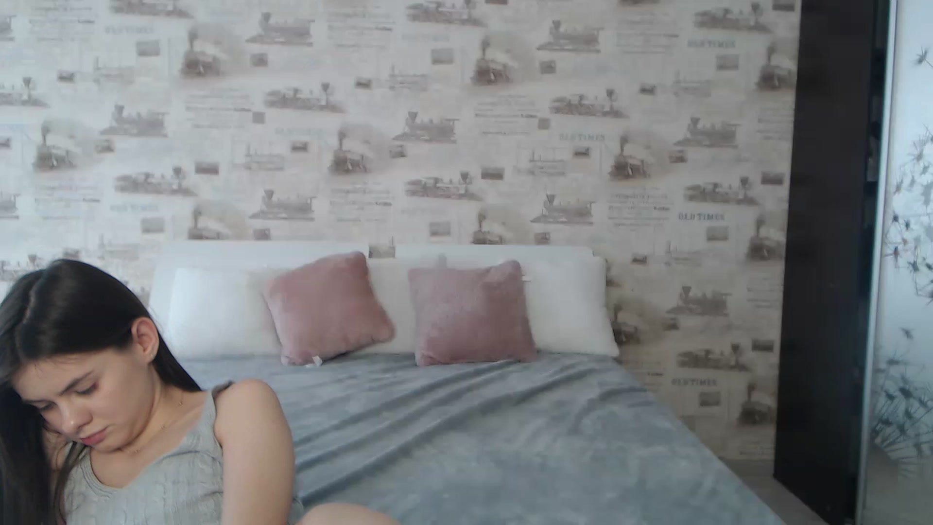 Gallery image thumbnail from ZoeMI's myfreecams stream on, 03/08/2023, 11:52 image 16 of 20