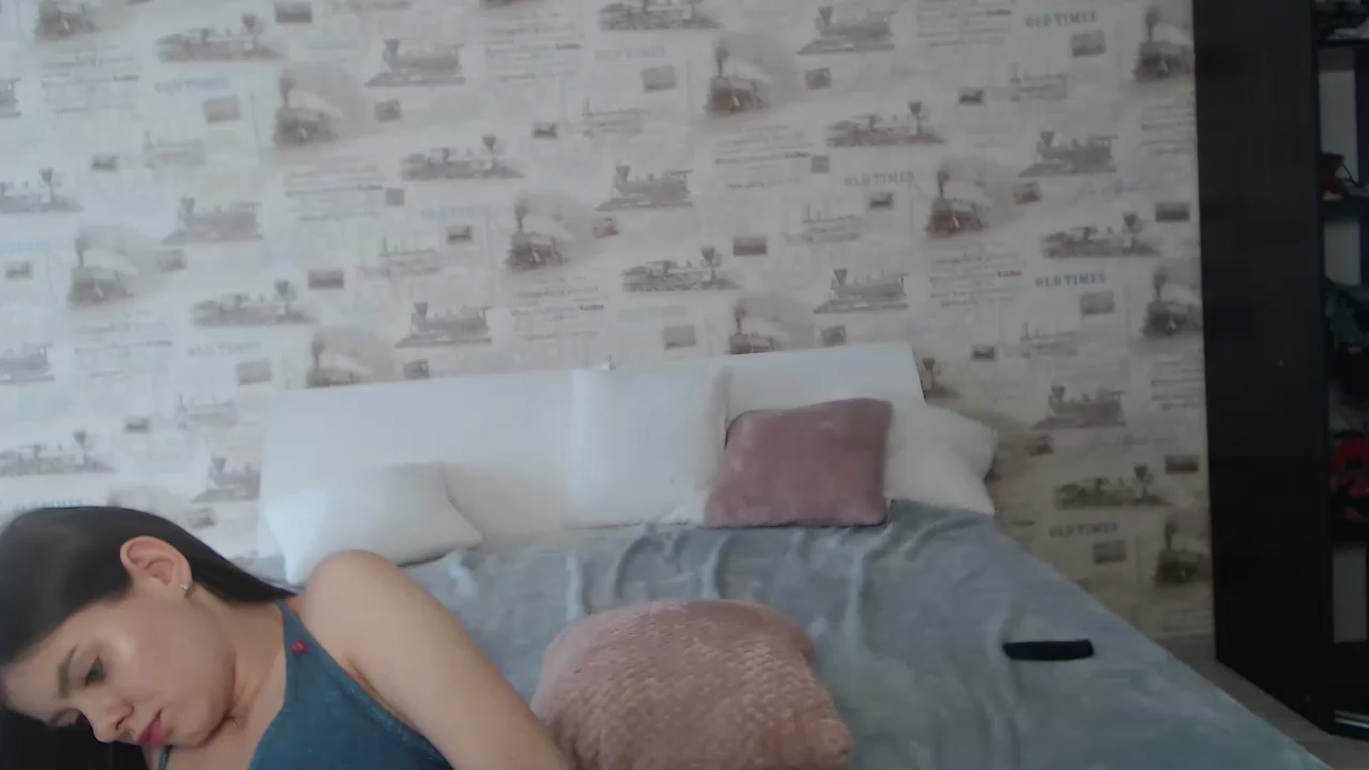 Gallery image thumbnail from ZoeMI's myfreecams stream on, 03/10/2023, 12:22 image 2 of 20