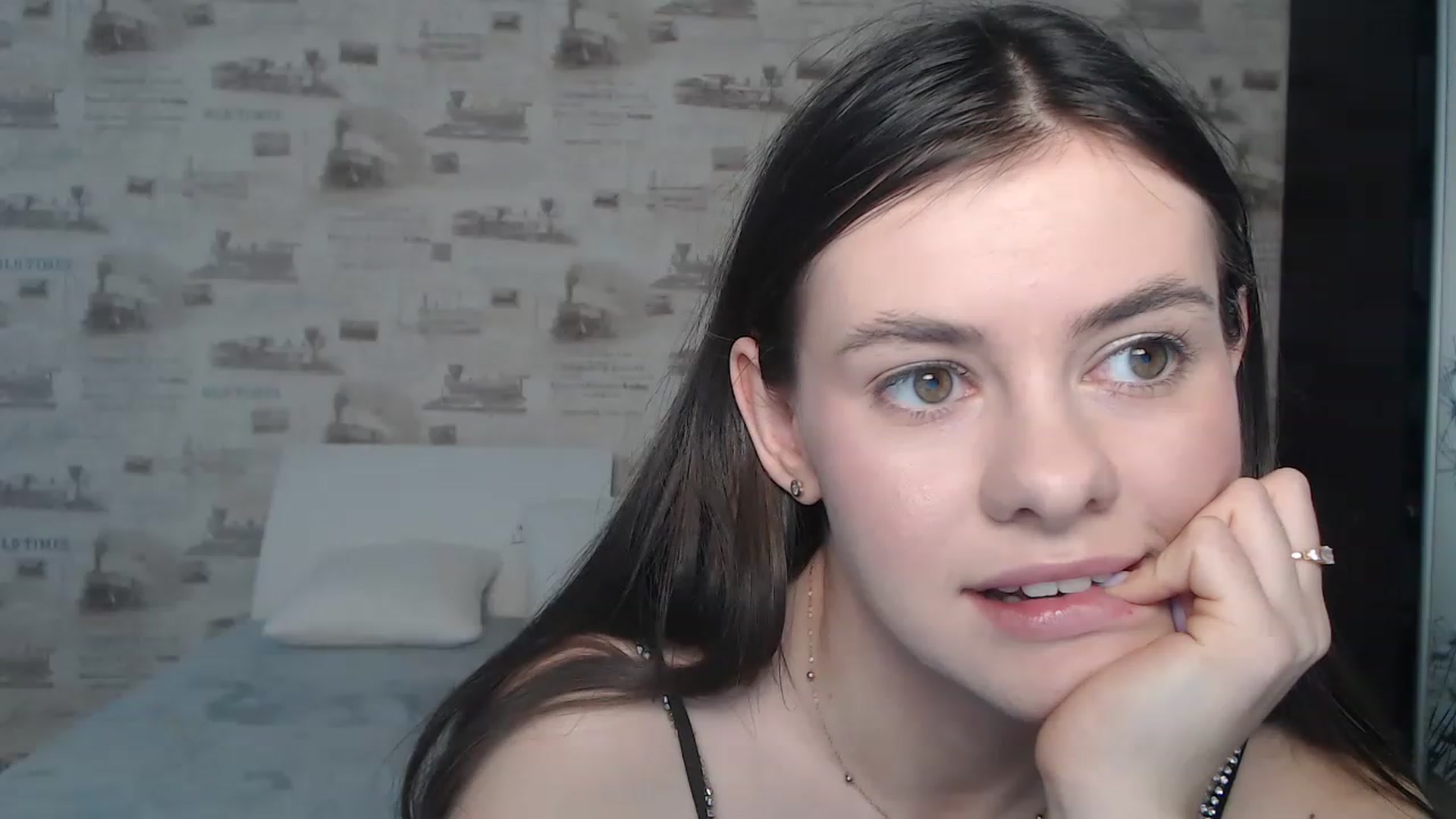 Gallery image thumbnail from ZoeMI's myfreecams stream on, 03/14/2023, 07:41 image 2 of 20