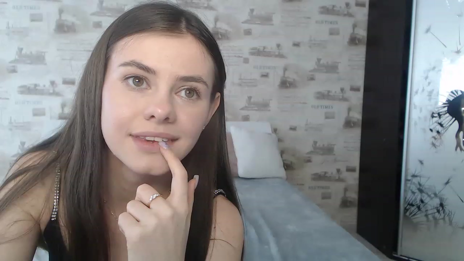 Gallery image thumbnail from ZoeMI's myfreecams stream on, 03/14/2023, 12:08 image 3 of 20