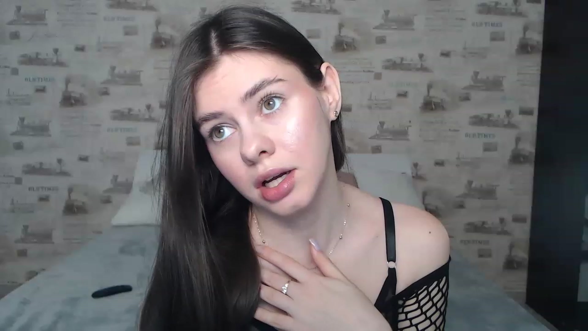 Gallery image thumbnail from ZoeMI's myfreecams stream on, 03/17/2023, 08:27 image 3 of 20