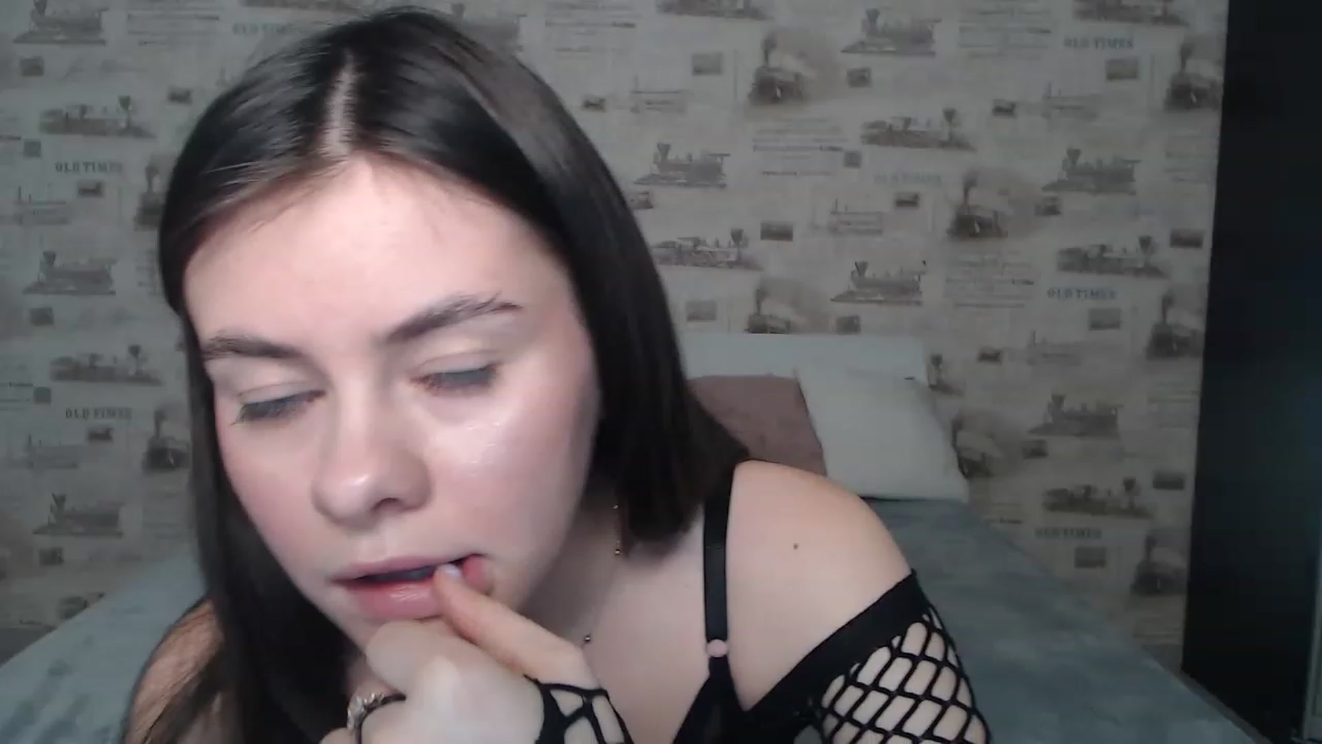 Gallery image thumbnail from ZoeMI's myfreecams stream on, 03/17/2023, 09:37 image 18 of 20