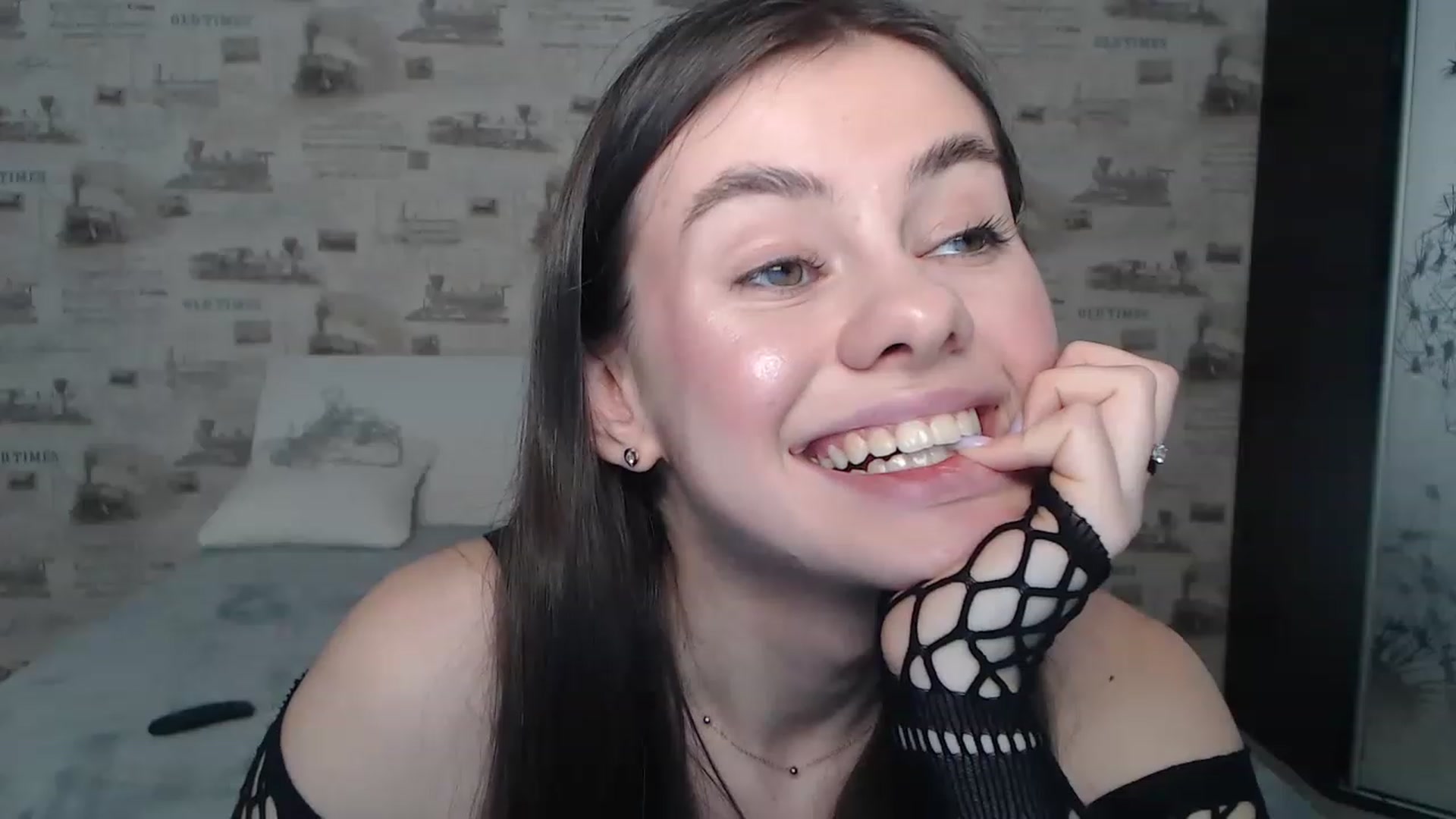 Gallery image thumbnail from ZoeMI's myfreecams stream on, 03/17/2023, 09:37 image 9 of 20