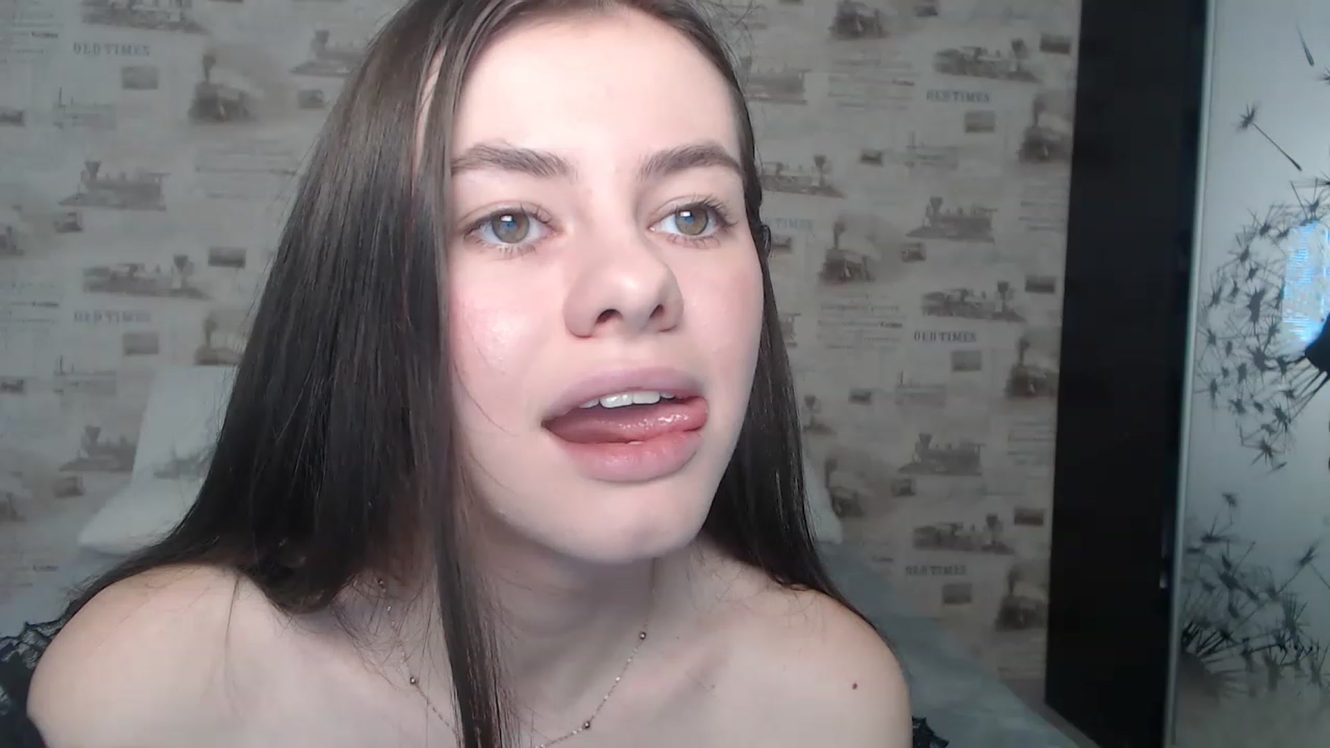 Gallery image thumbnail from ZoeMI's myfreecams stream on, 03/20/2023, 07:36 image 14 of 20