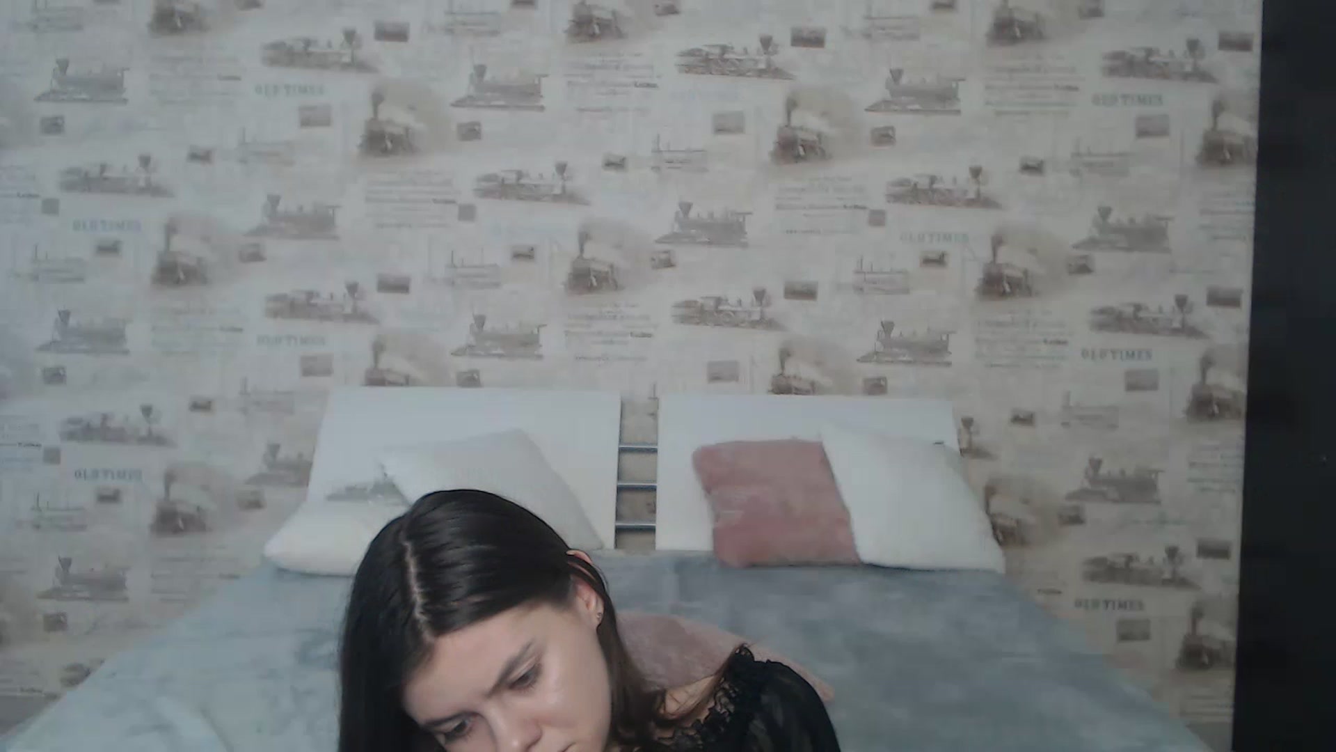 Gallery image thumbnail from ZoeMI's myfreecams stream on, 03/20/2023, 12:04 image 16 of 20