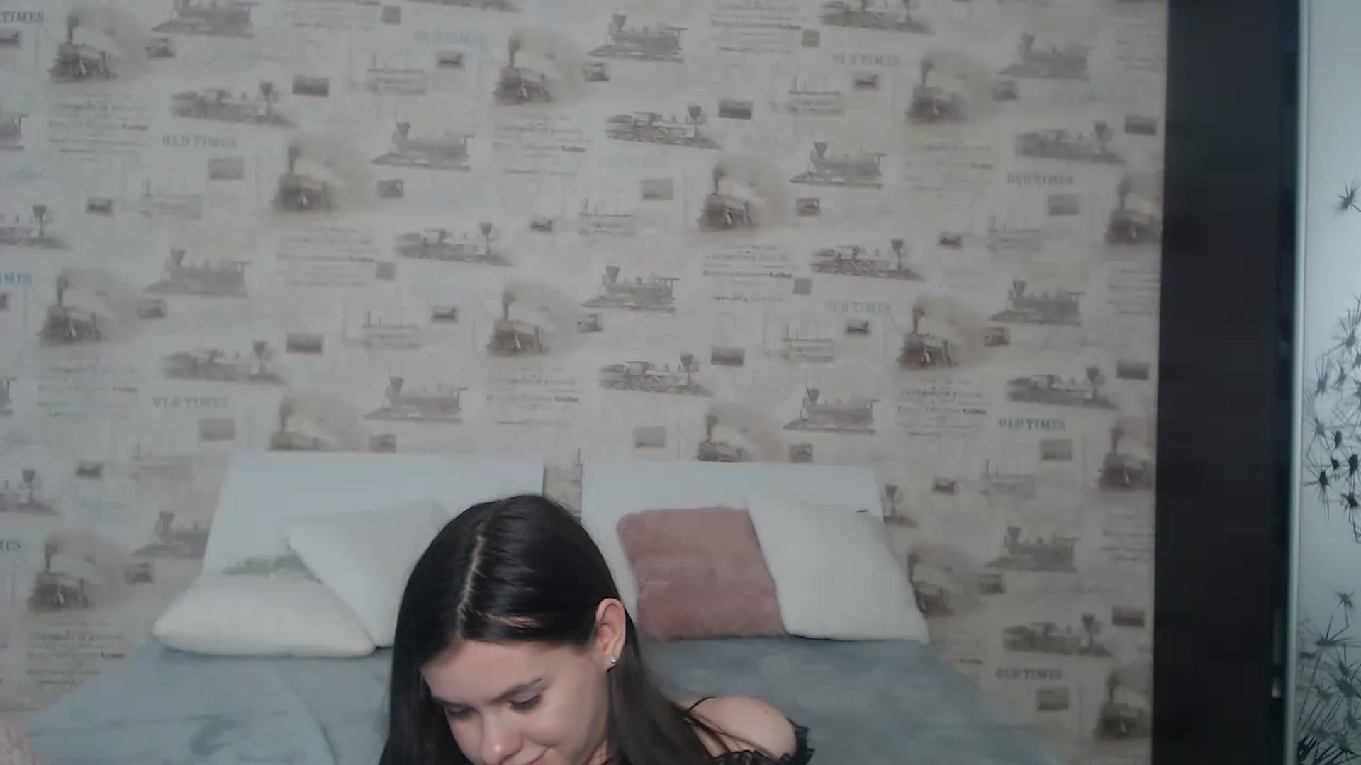 Gallery image thumbnail from ZoeMI's myfreecams stream on, 03/20/2023, 15:03 image 15 of 20