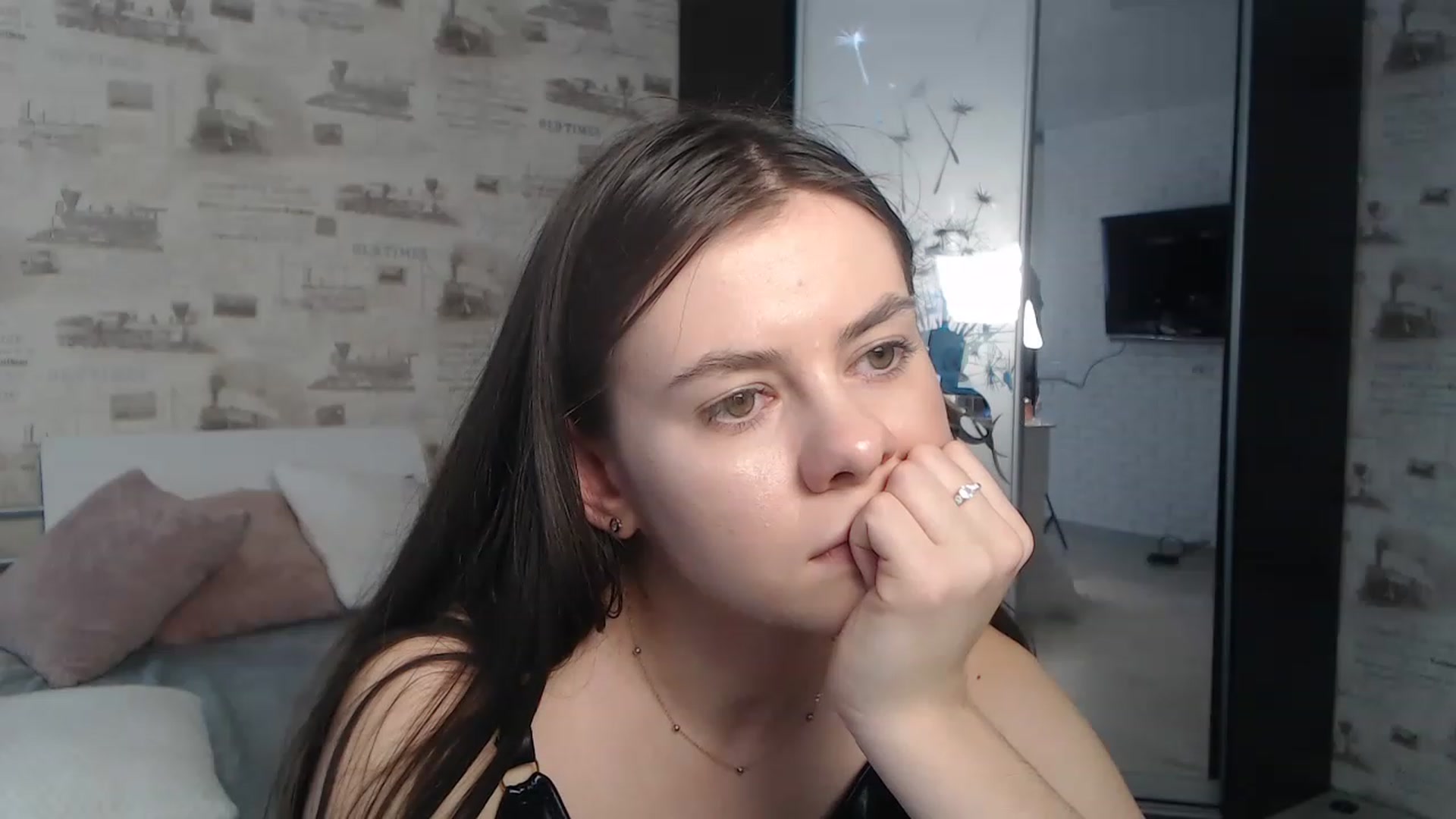 Gallery image thumbnail from ZoeMI's myfreecams stream on, 03/21/2023, 10:49 image 16 of 20