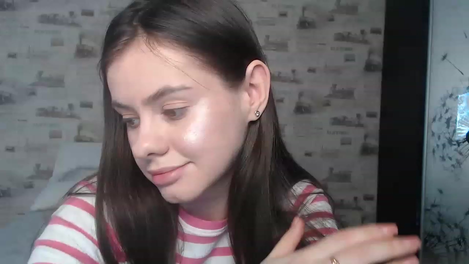 Gallery image thumbnail from ZoeMI's myfreecams stream on, 03/22/2023, 08:03 image 18 of 20