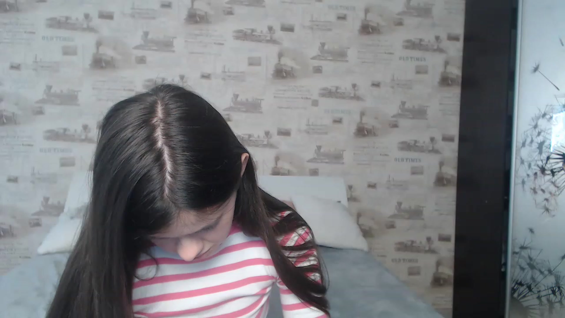 Gallery image thumbnail from ZoeMI's myfreecams stream on, 03/22/2023, 08:03 image 14 of 20