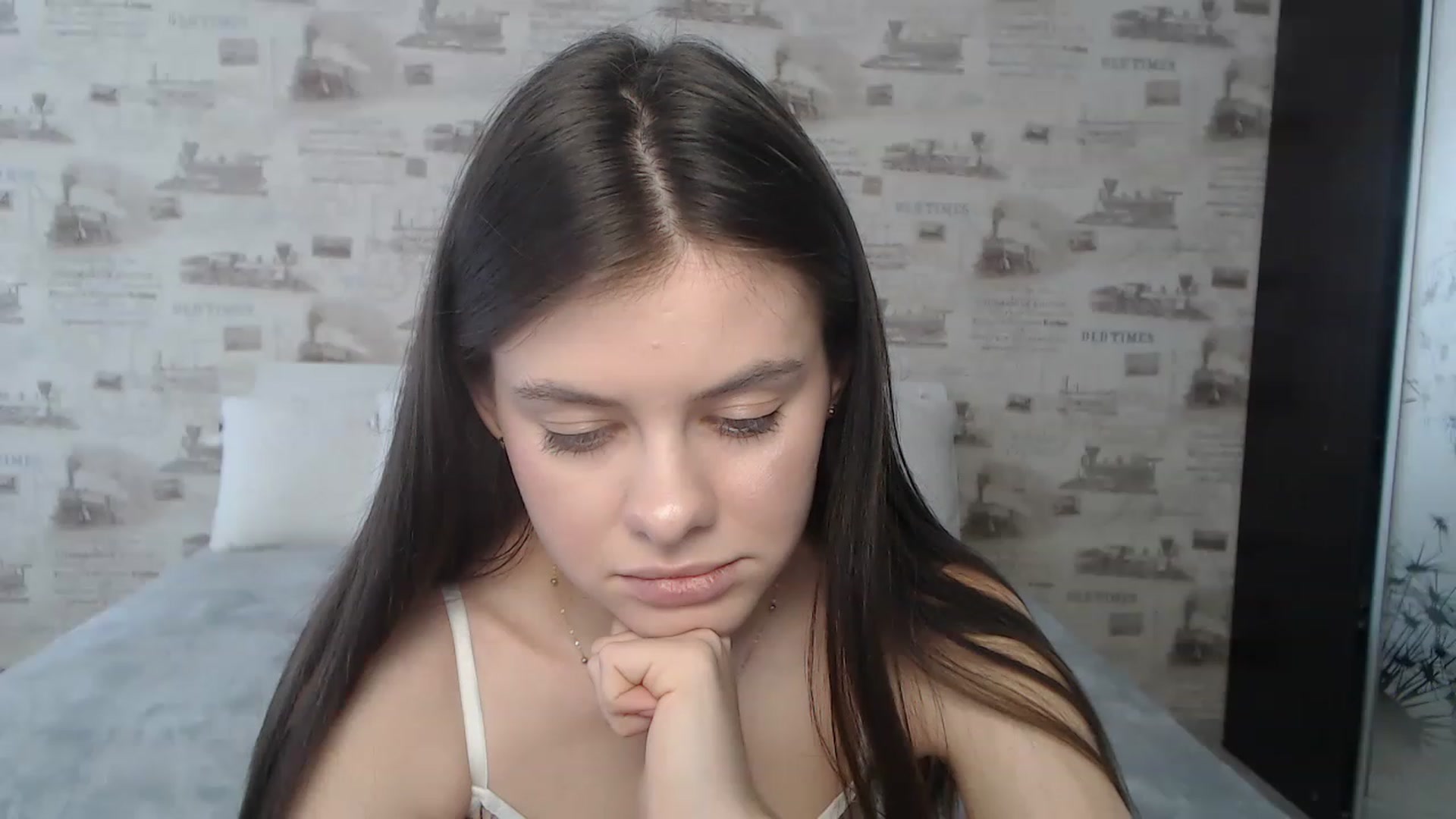 Gallery image thumbnail from ZoeMI's myfreecams stream on, 03/23/2023, 10:35 image 14 of 20