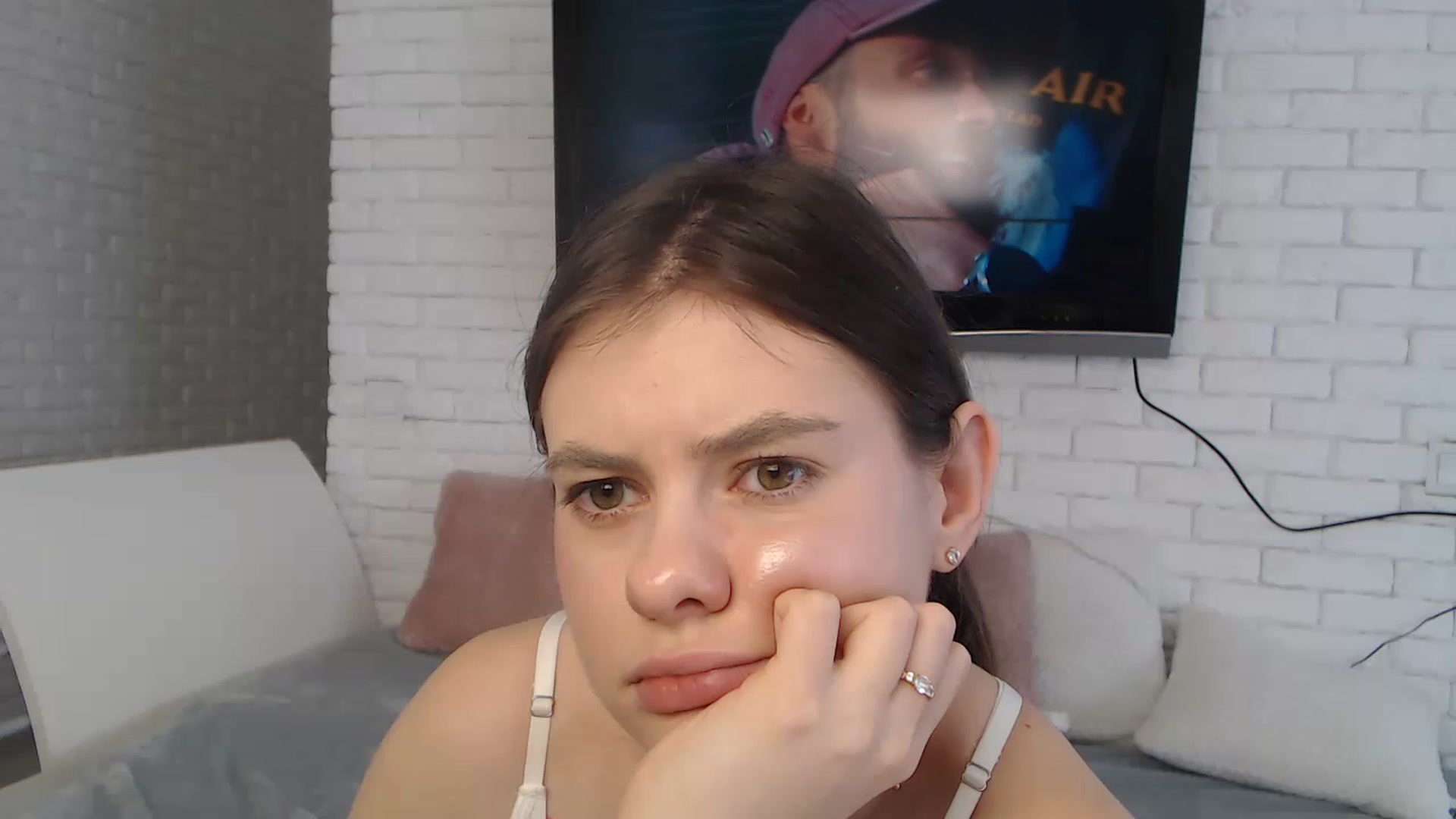 Gallery image thumbnail from ZoeMI's myfreecams stream on, 03/27/2023, 11:42 image 14 of 20