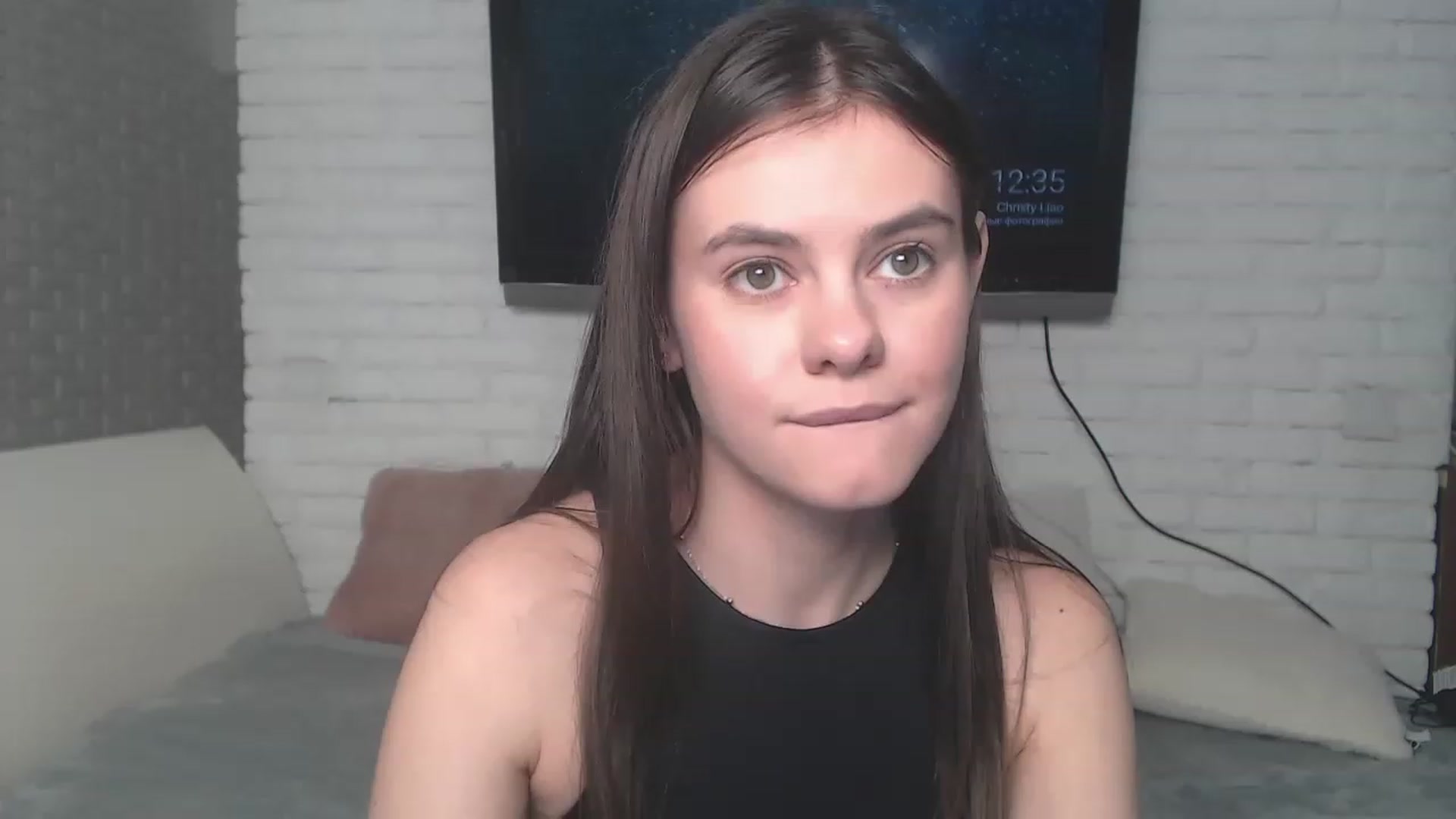 Gallery image thumbnail from ZoeMI's myfreecams stream on, 03/30/2023, 11:31 image 4 of 20