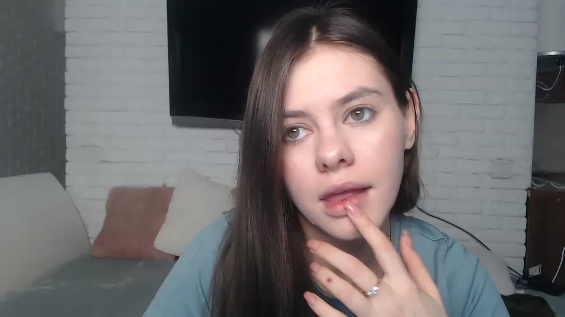Gallery image thumbnail from ZoeMI's myfreecams stream on, 04/03/2023, 09:11 image 3 of 20