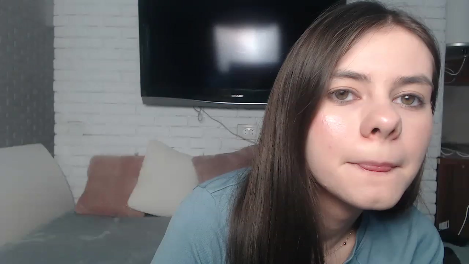 Gallery image thumbnail from ZoeMI's myfreecams stream on, 04/03/2023, 09:11 image 14 of 20