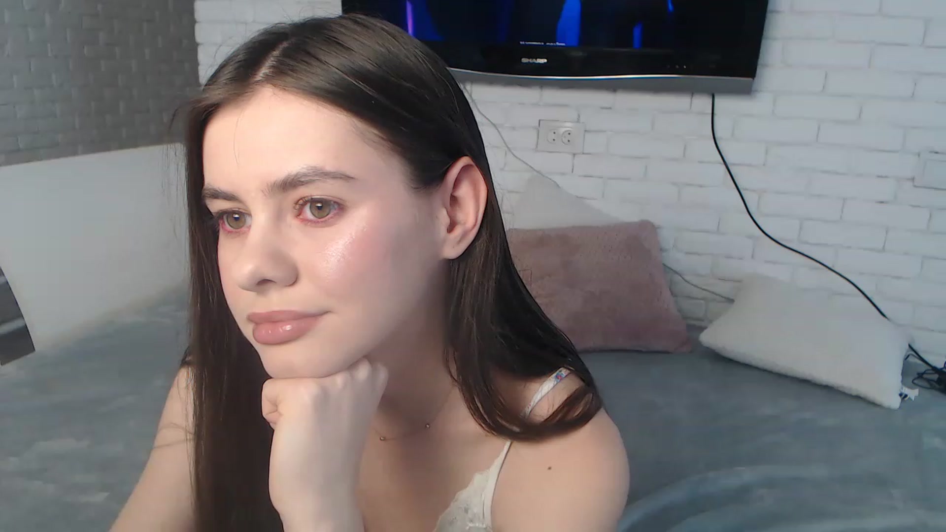 Gallery image thumbnail from ZoeMI's myfreecams stream on, 04/04/2023, 12:50 image 2 of 20