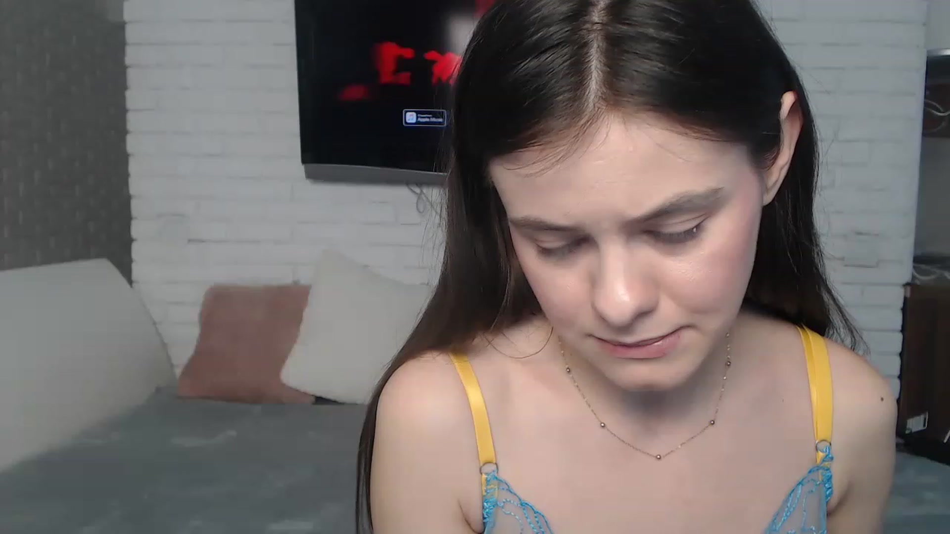 Gallery image thumbnail from ZoeMI's myfreecams stream on, 04/05/2023, 08:56 image 19 of 20