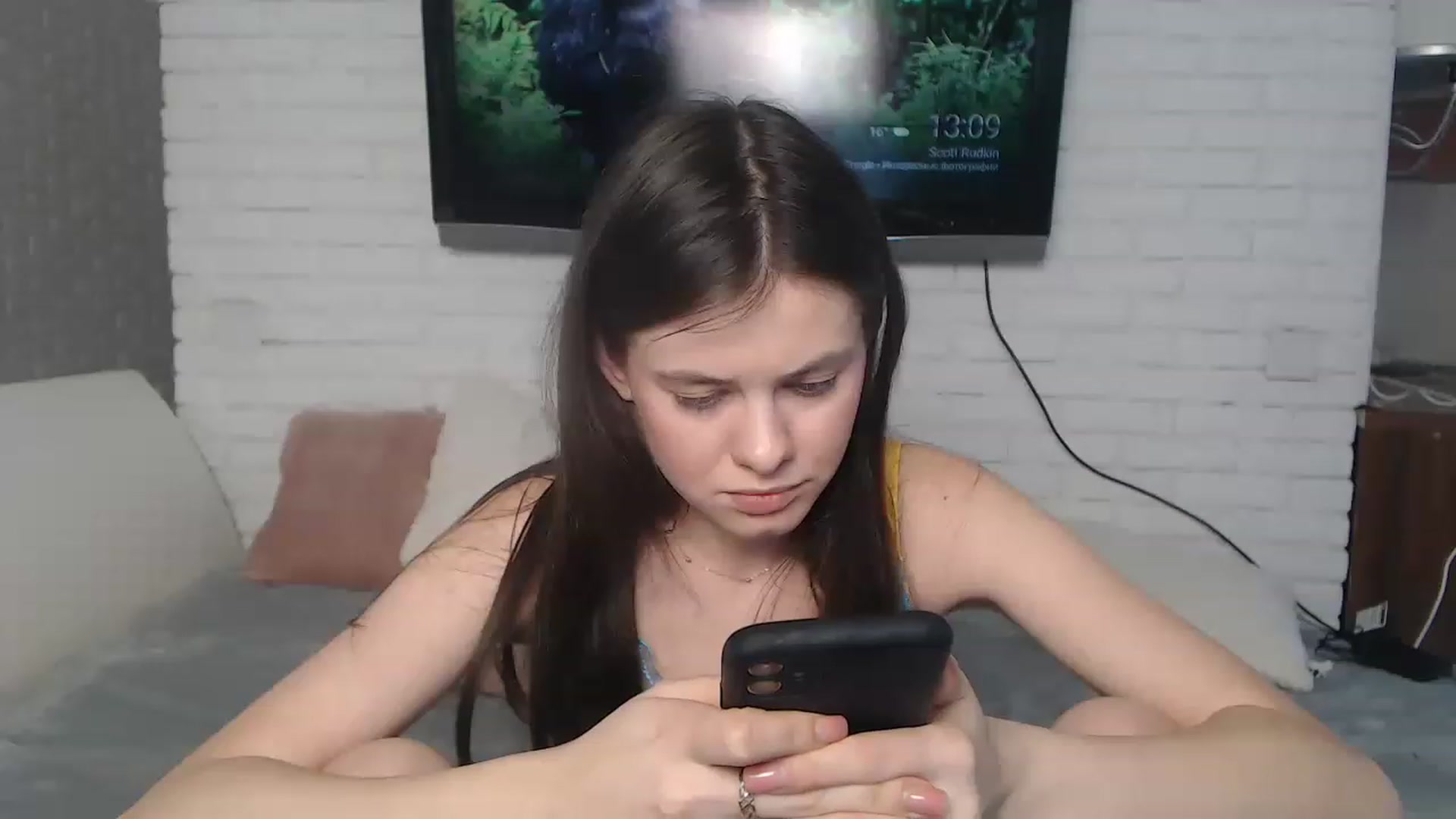 Gallery image thumbnail from ZoeMI's myfreecams stream on, 04/05/2023, 10:20 image 6 of 20