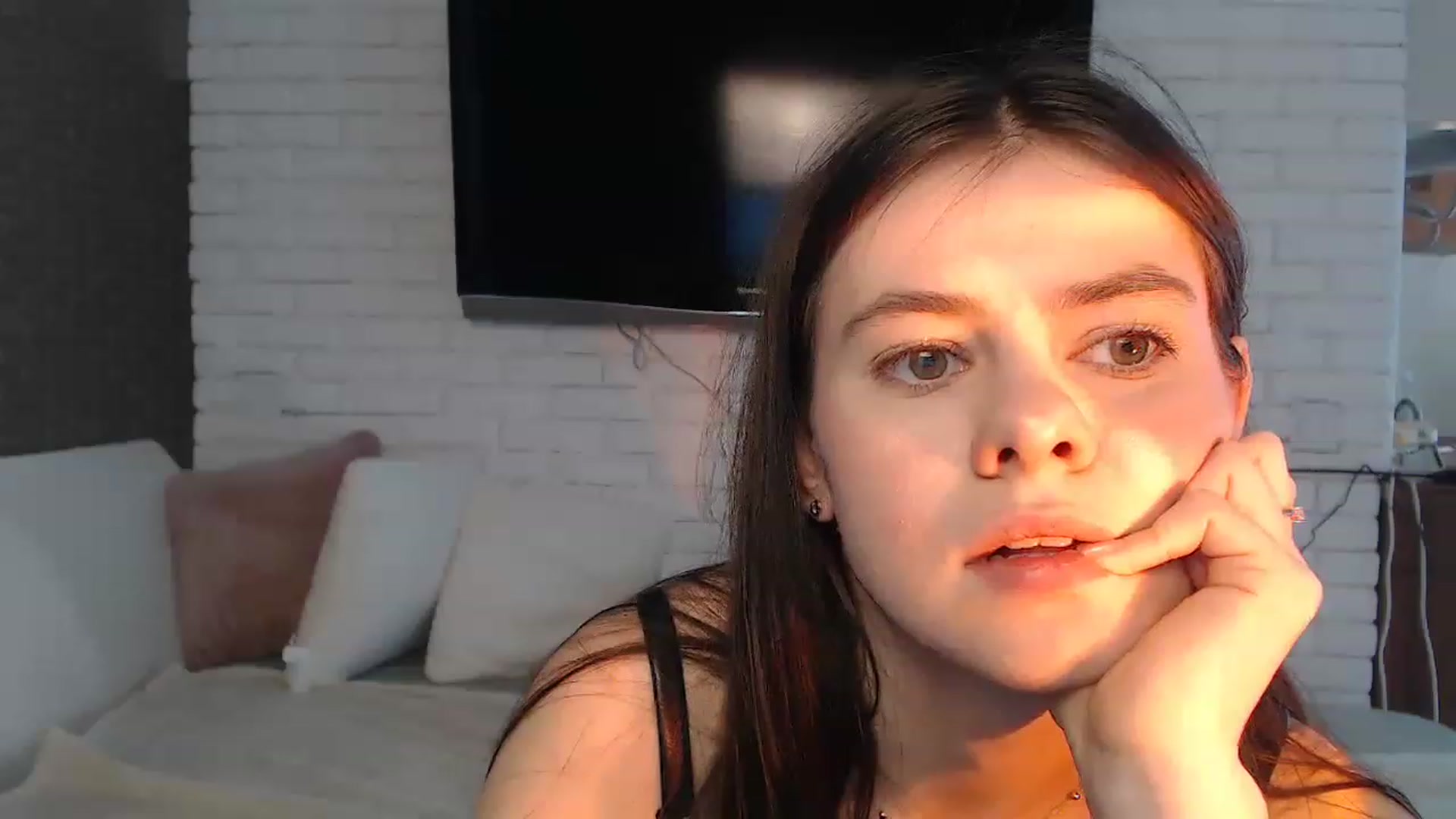 Gallery image thumbnail from ZoeMI's myfreecams stream on, 04/10/2023, 09:28 image 13 of 20