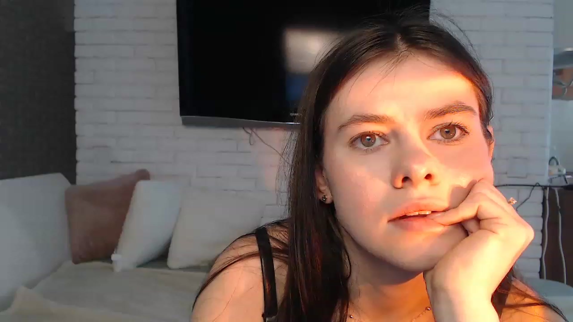Gallery image thumbnail from ZoeMI's myfreecams stream on, 04/10/2023, 09:28 image 15 of 20