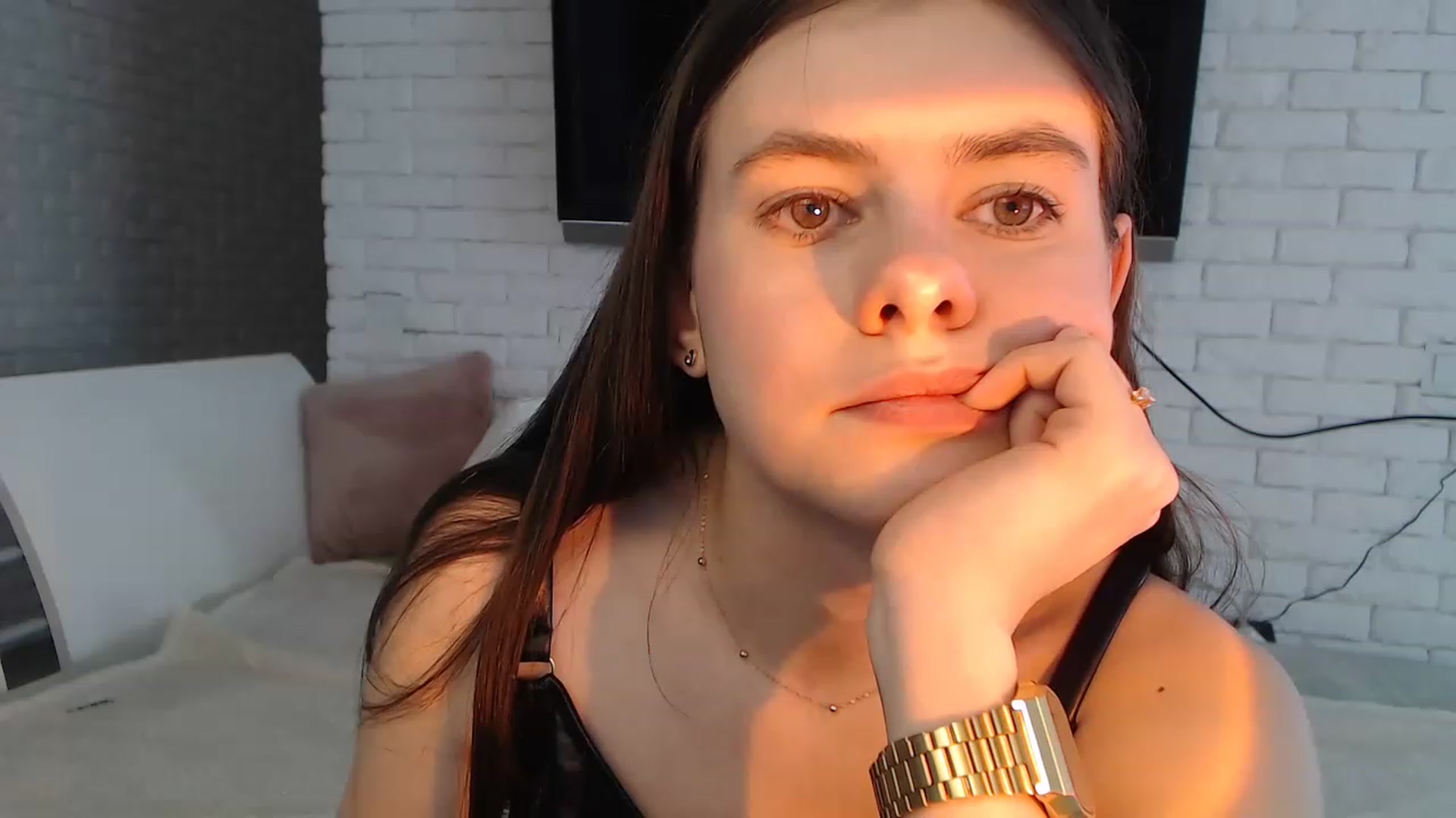 Gallery image thumbnail from ZoeMI's myfreecams stream on, 04/10/2023, 11:36 image 4 of 20