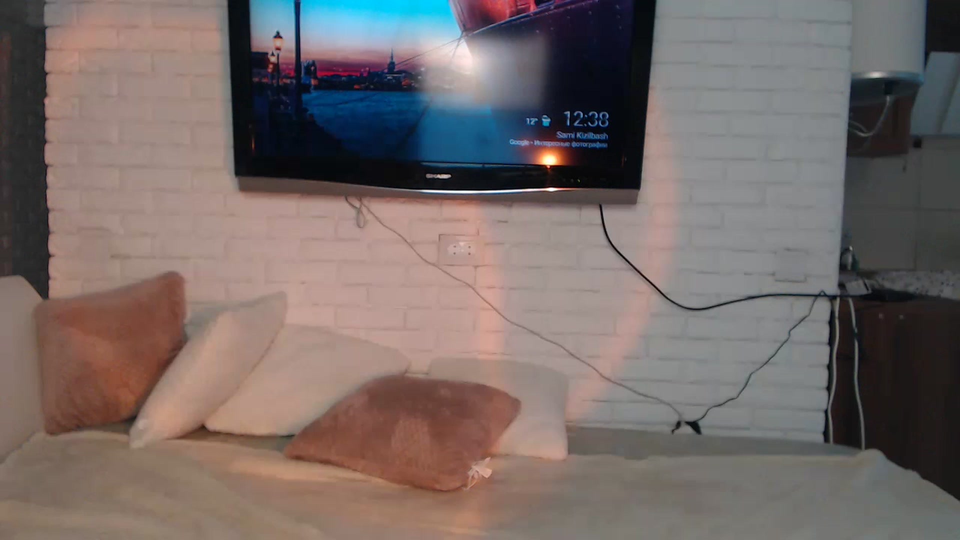 Gallery image thumbnail from ZoeMI's myfreecams stream on, 04/12/2023, 09:52 image 13 of 20