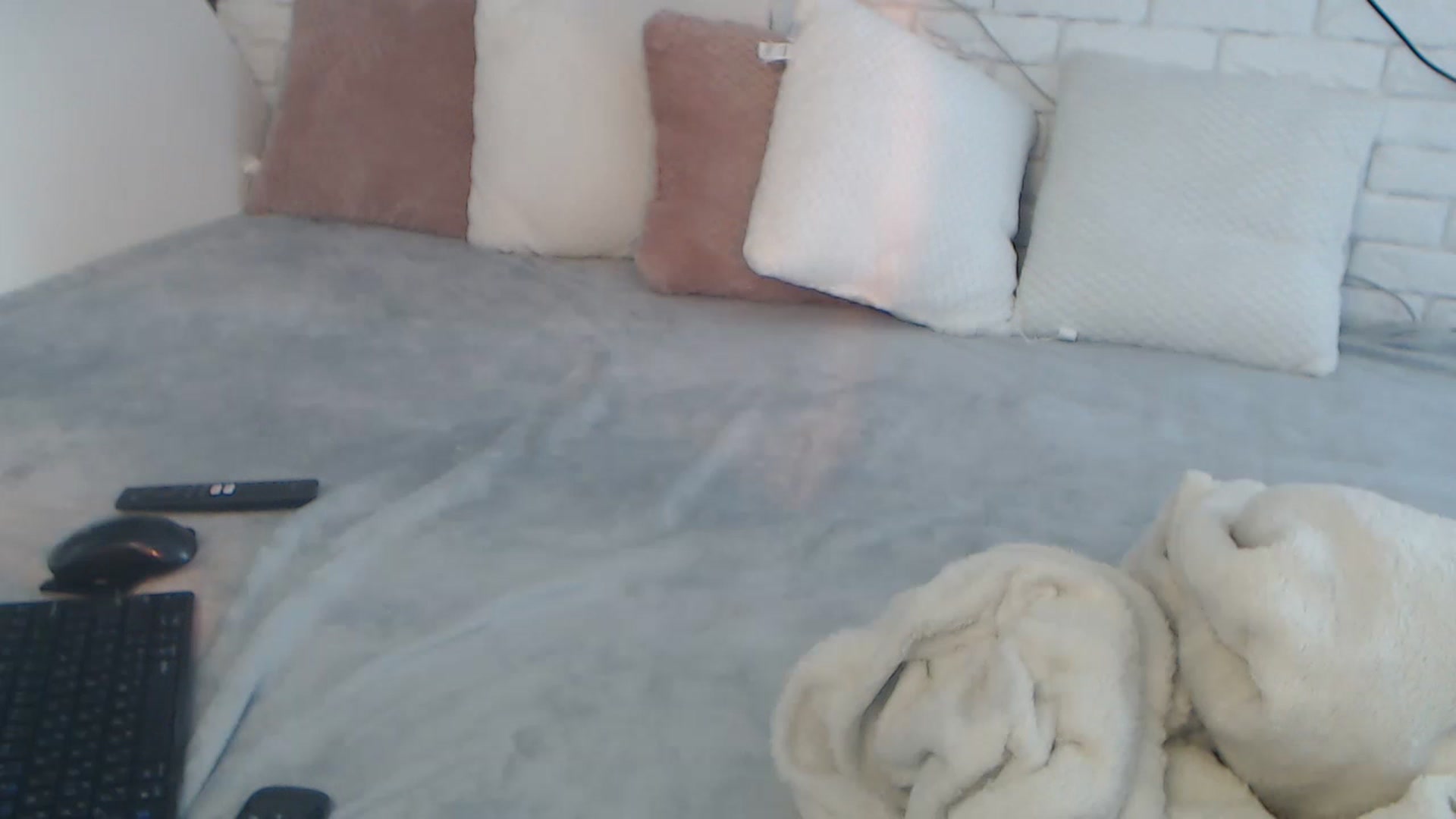Gallery image thumbnail from ZoeMI's myfreecams stream on, 04/17/2023, 11:18 image 6 of 20