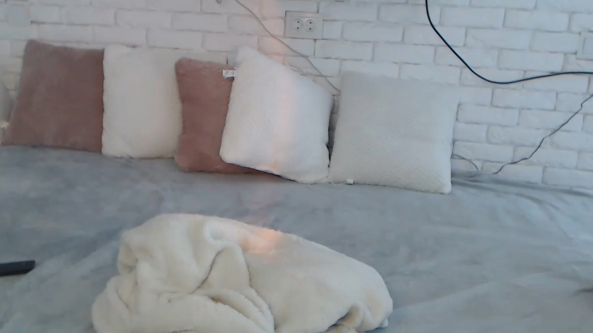 Gallery image thumbnail from ZoeMI's myfreecams stream on, 04/17/2023, 11:18 image 12 of 20