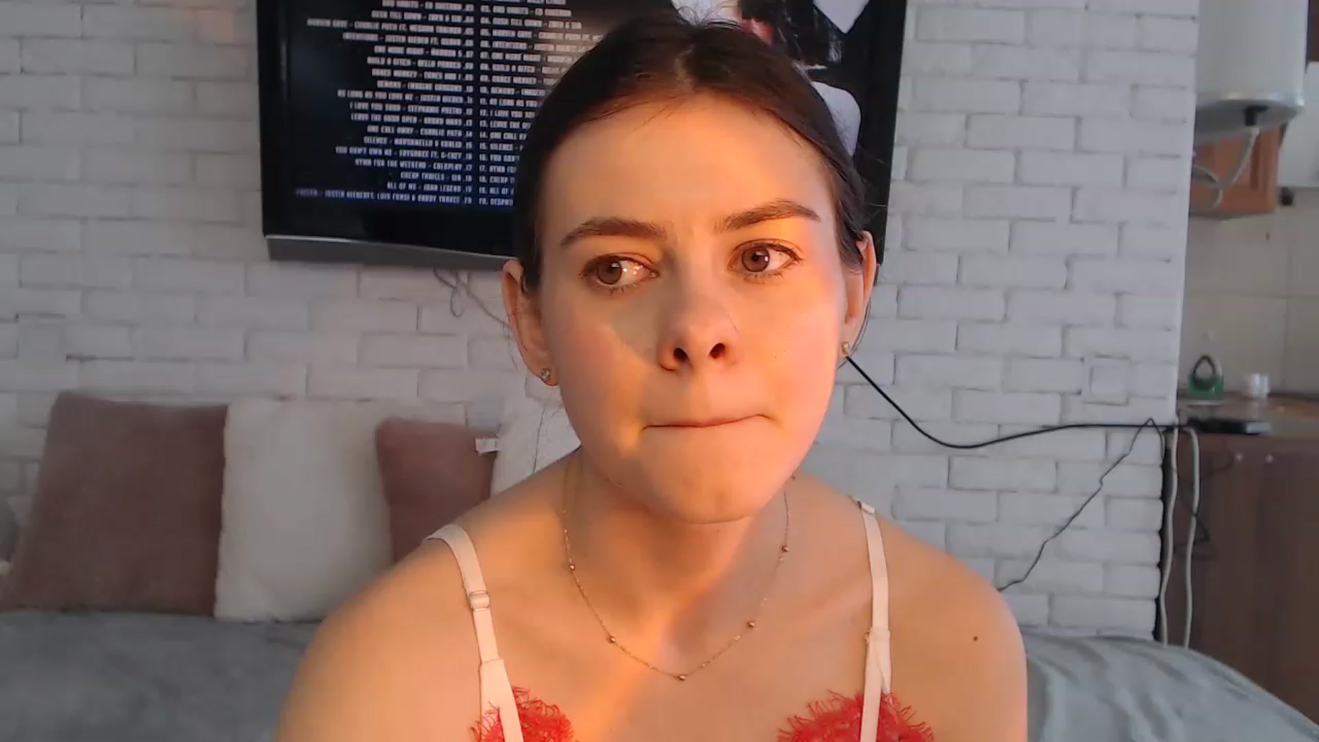 Gallery image thumbnail from ZoeMI's myfreecams stream on, 04/17/2023, 11:56 image 17 of 20