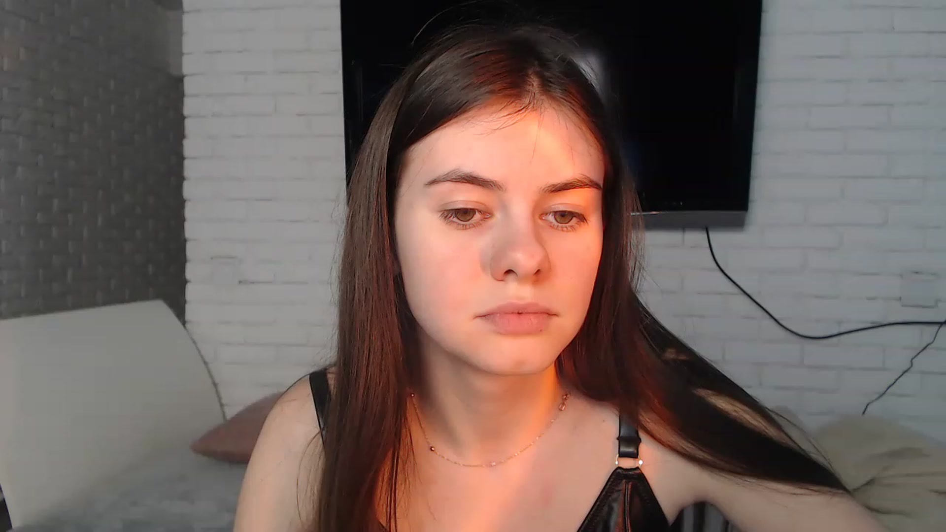 Gallery image thumbnail from ZoeMI's myfreecams stream on, 05/01/2023, 10:03 image 2 of 20