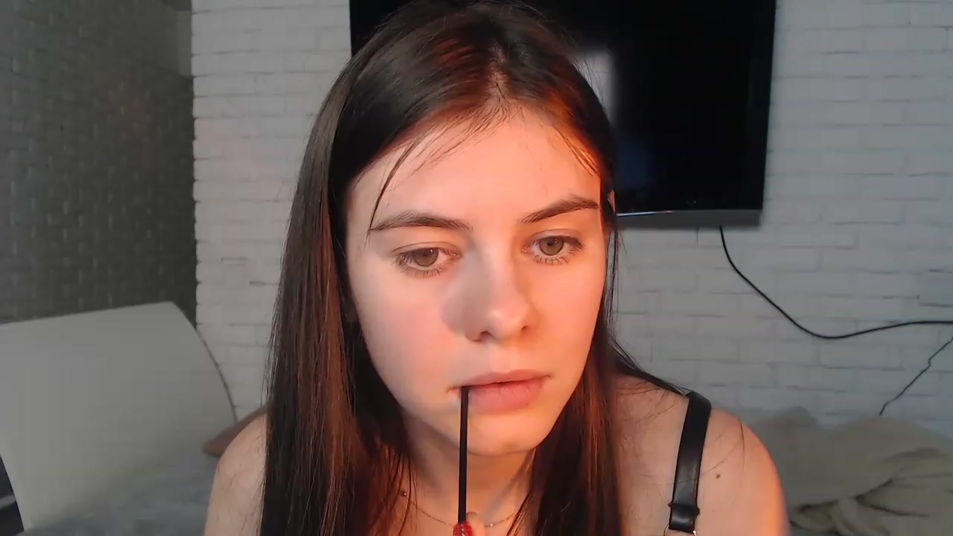 Gallery image thumbnail from ZoeMI's myfreecams stream on, 05/01/2023, 10:03 image 13 of 20