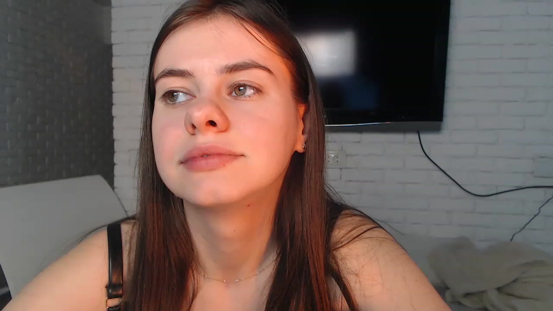 Gallery image thumbnail from ZoeMI's myfreecams stream on, 05/01/2023, 10:03 image 10 of 20