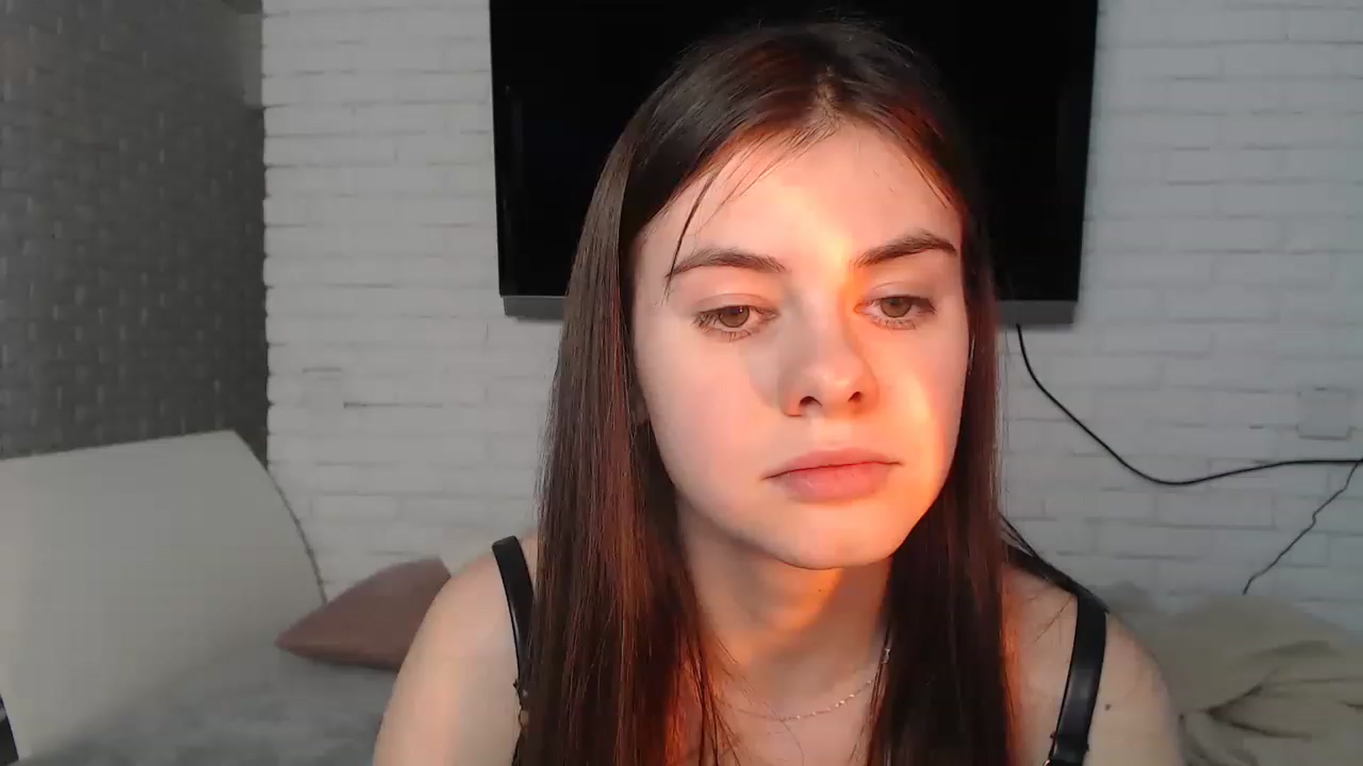 Gallery image thumbnail from ZoeMI's myfreecams stream on, 05/01/2023, 10:03 image 15 of 20